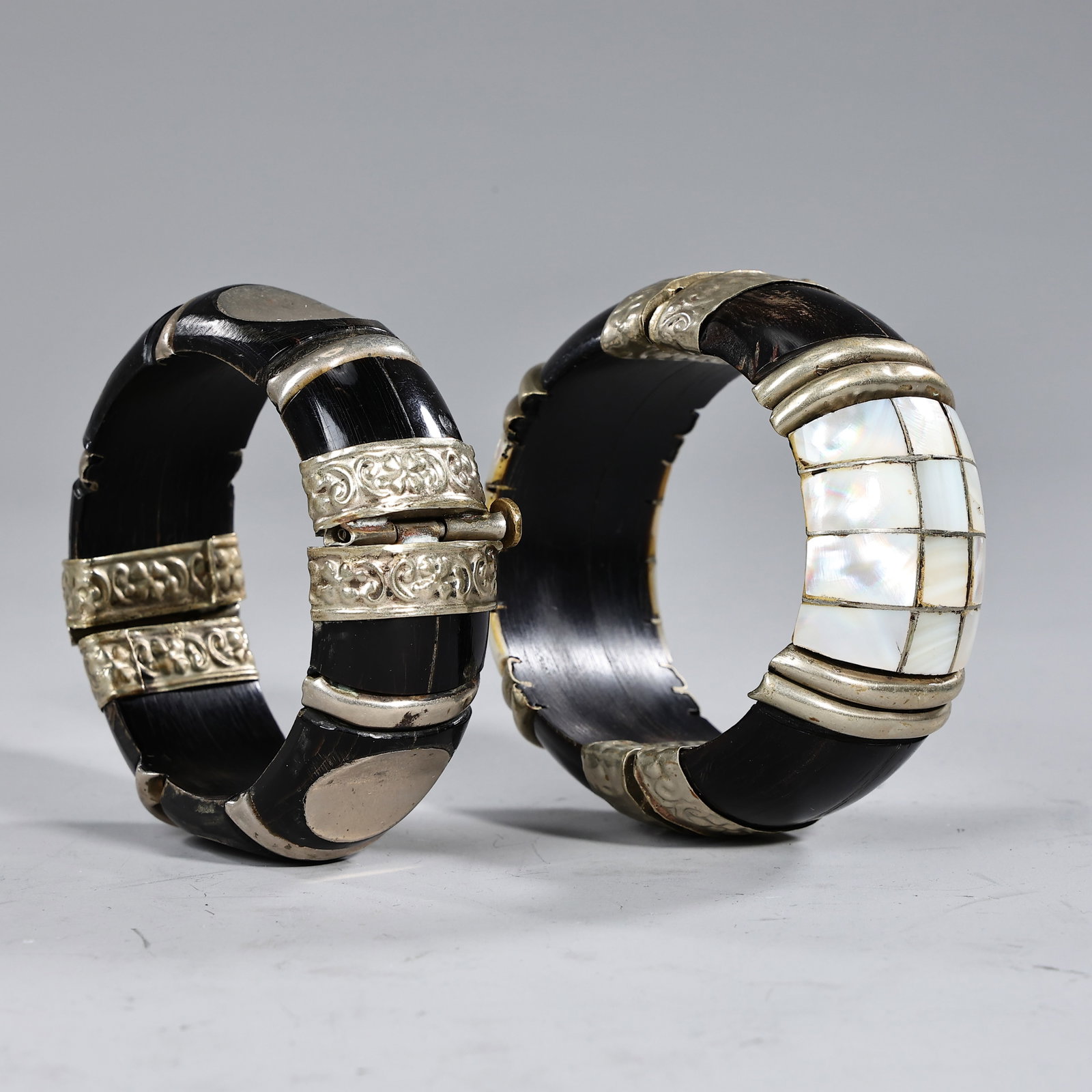 Two Hinged Bracelets Of Bone And Mother Of Pearl Silver Inserts - 6