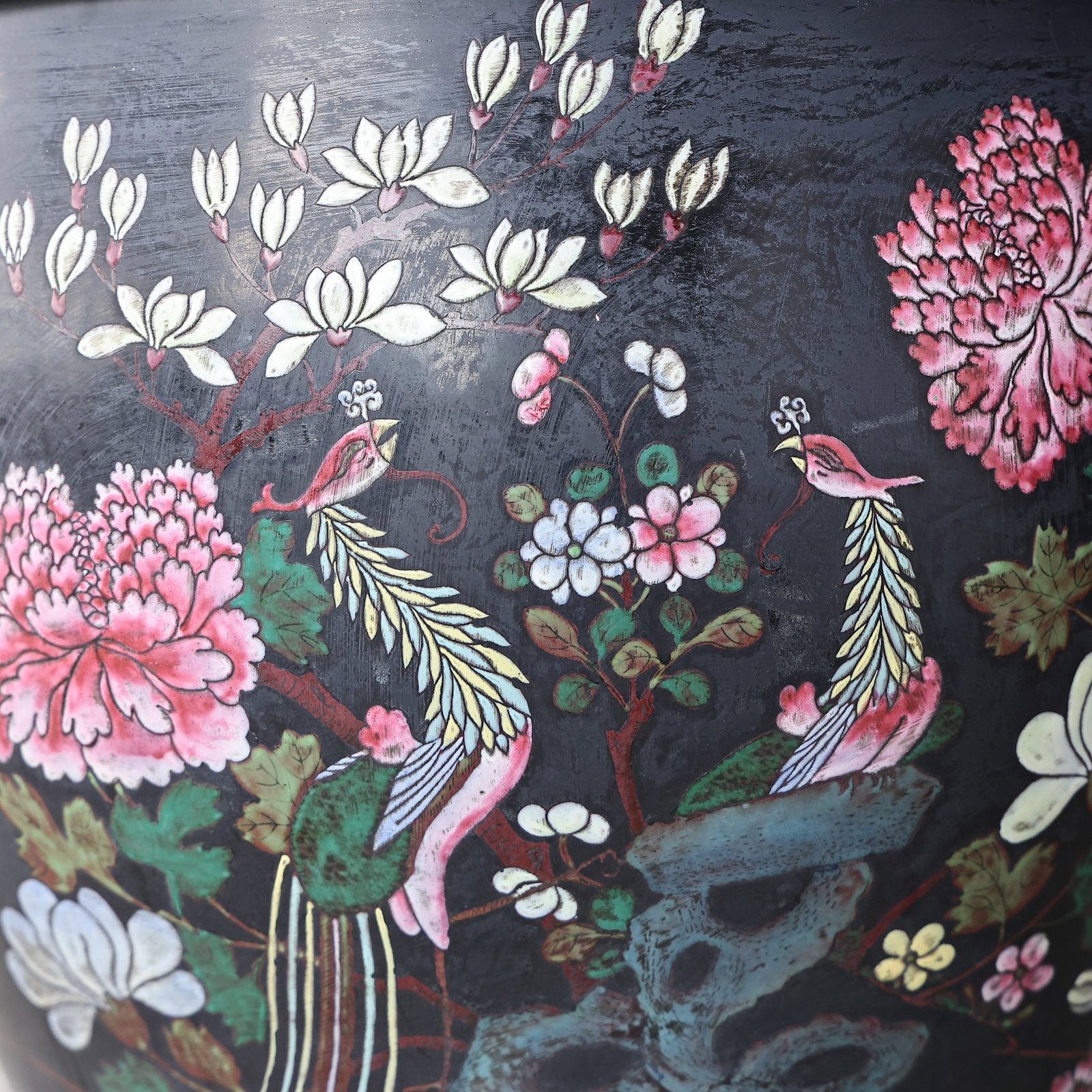 Large Chinese Famille Rose Porcelain Jardiniere With Floral Deco - 2