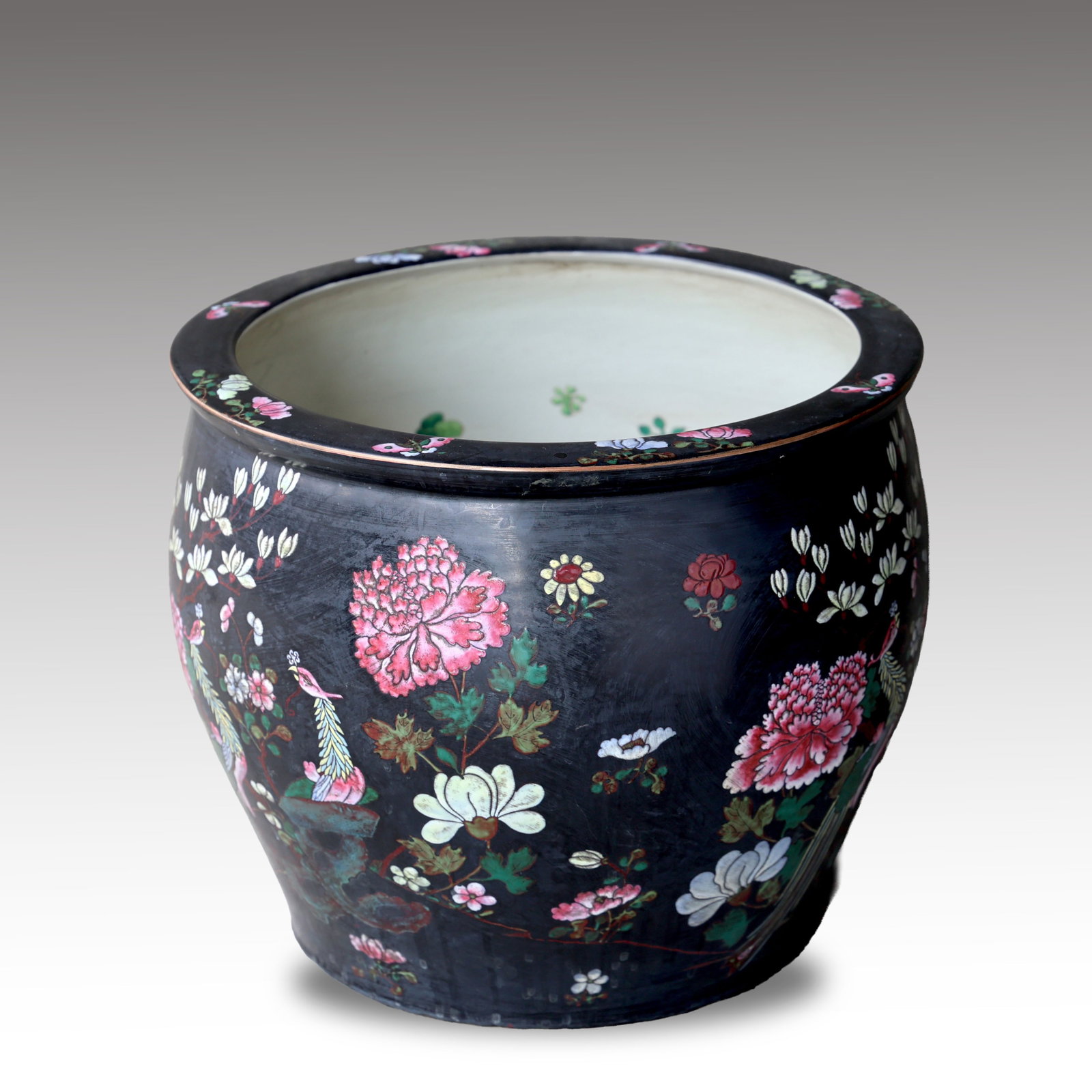Large Chinese Famille Rose Porcelain Jardiniere With Floral Deco - 3