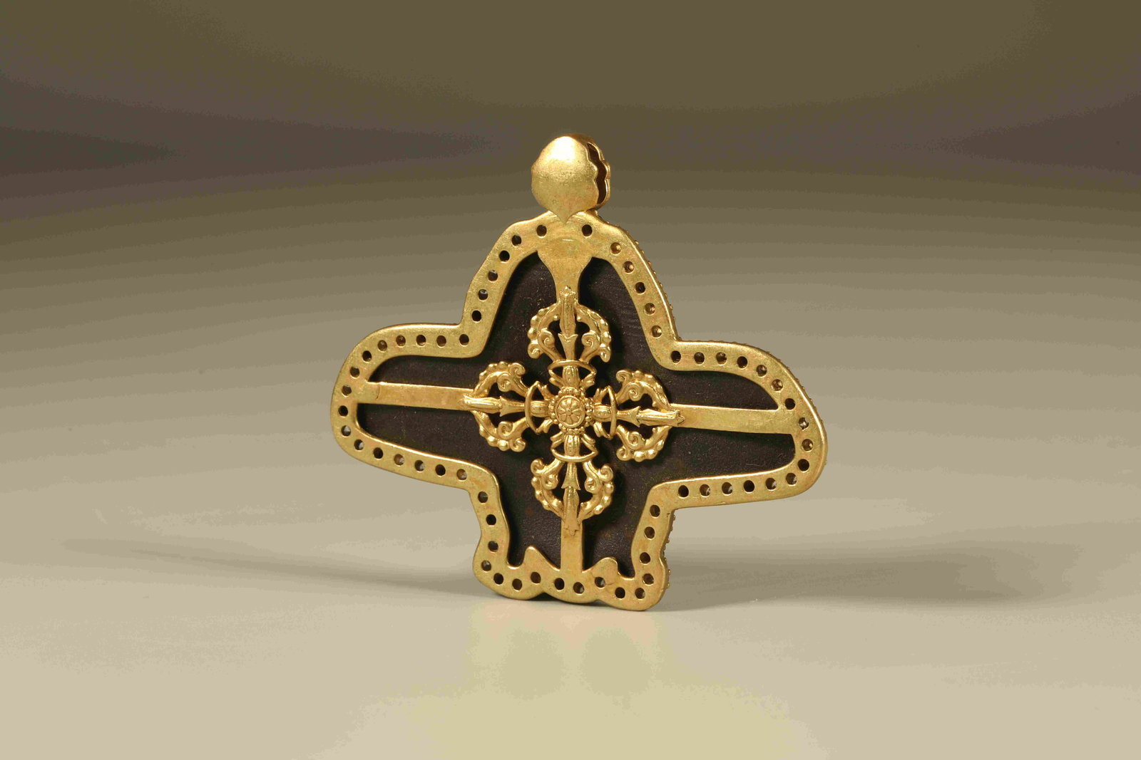 Tibetan Iron Carved Garuda Pattern Pendant - 7