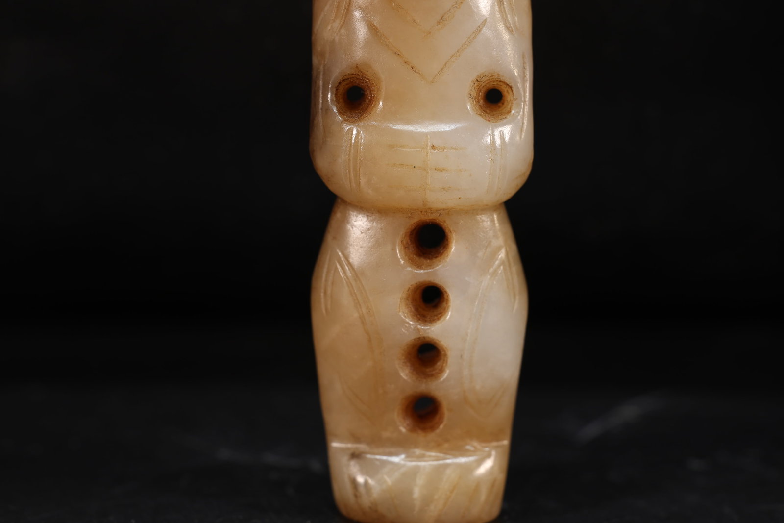 Jade Carved Beast Face Pattern Character Shape Ornament - 3