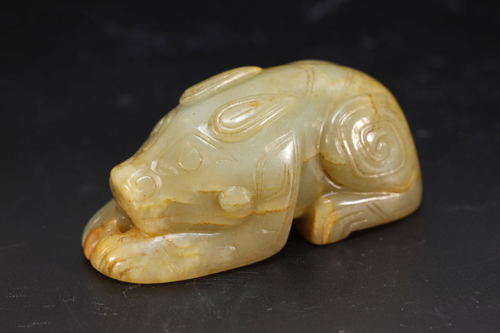 Jade Carved Beast Face Pattern Beast Shape Ornament: Jade Carved Beast Face Pattern Beast Shape Ornament (7 x 3.2 x 3.2cm)
