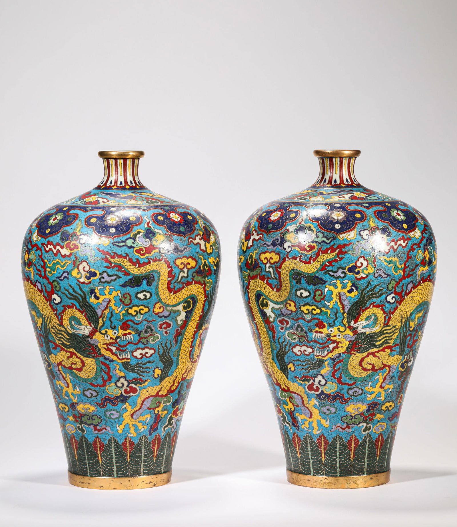A PAIR OF CLOISONNé ENAMEL ‘DRAGON AND CLOUDS’ MEIPING (1 of 13)