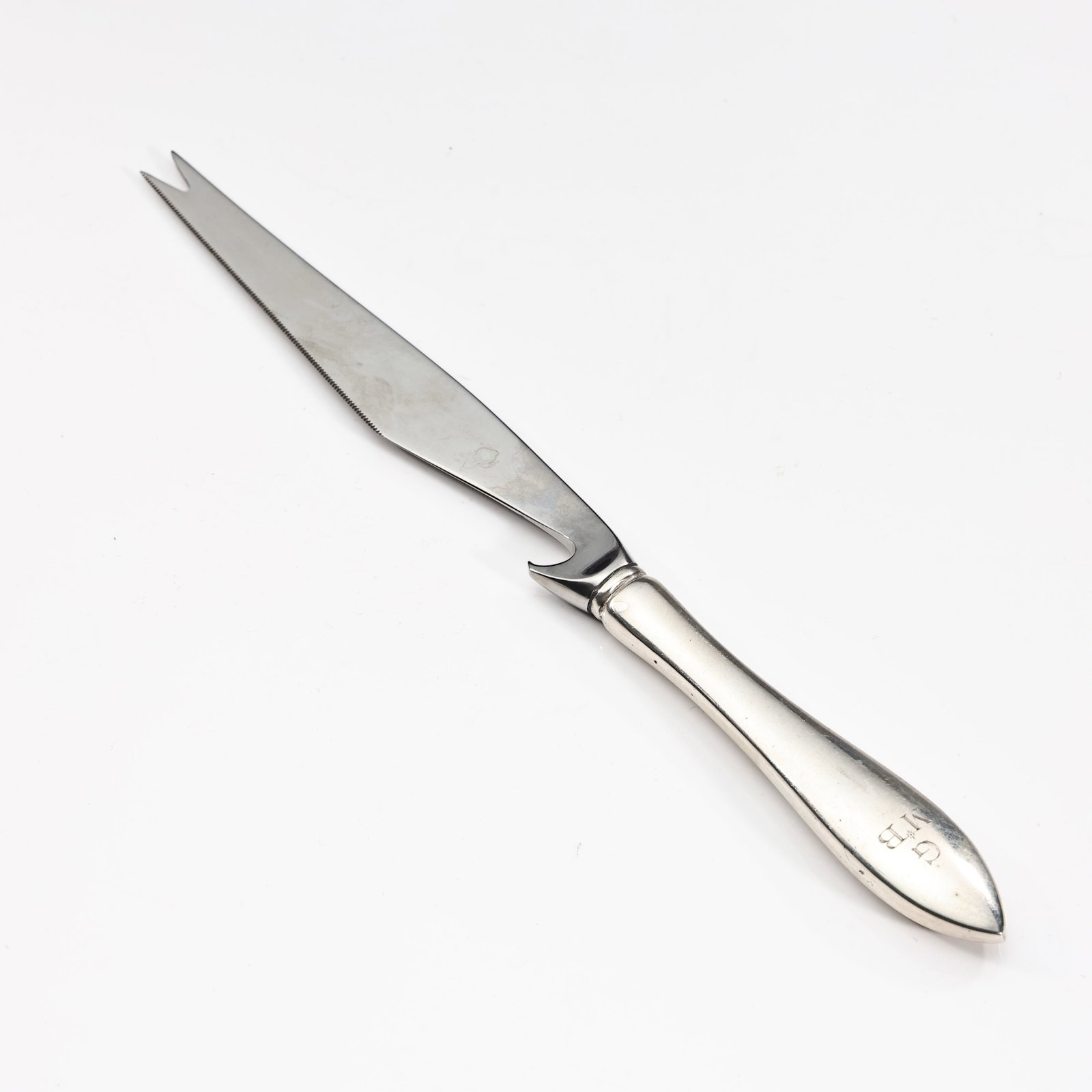 Reed & Barton Sterling Silver Handle Knife: Reed & Barton Sterling Silver Handle Knife (20.5 x 1.7 x 0.5)