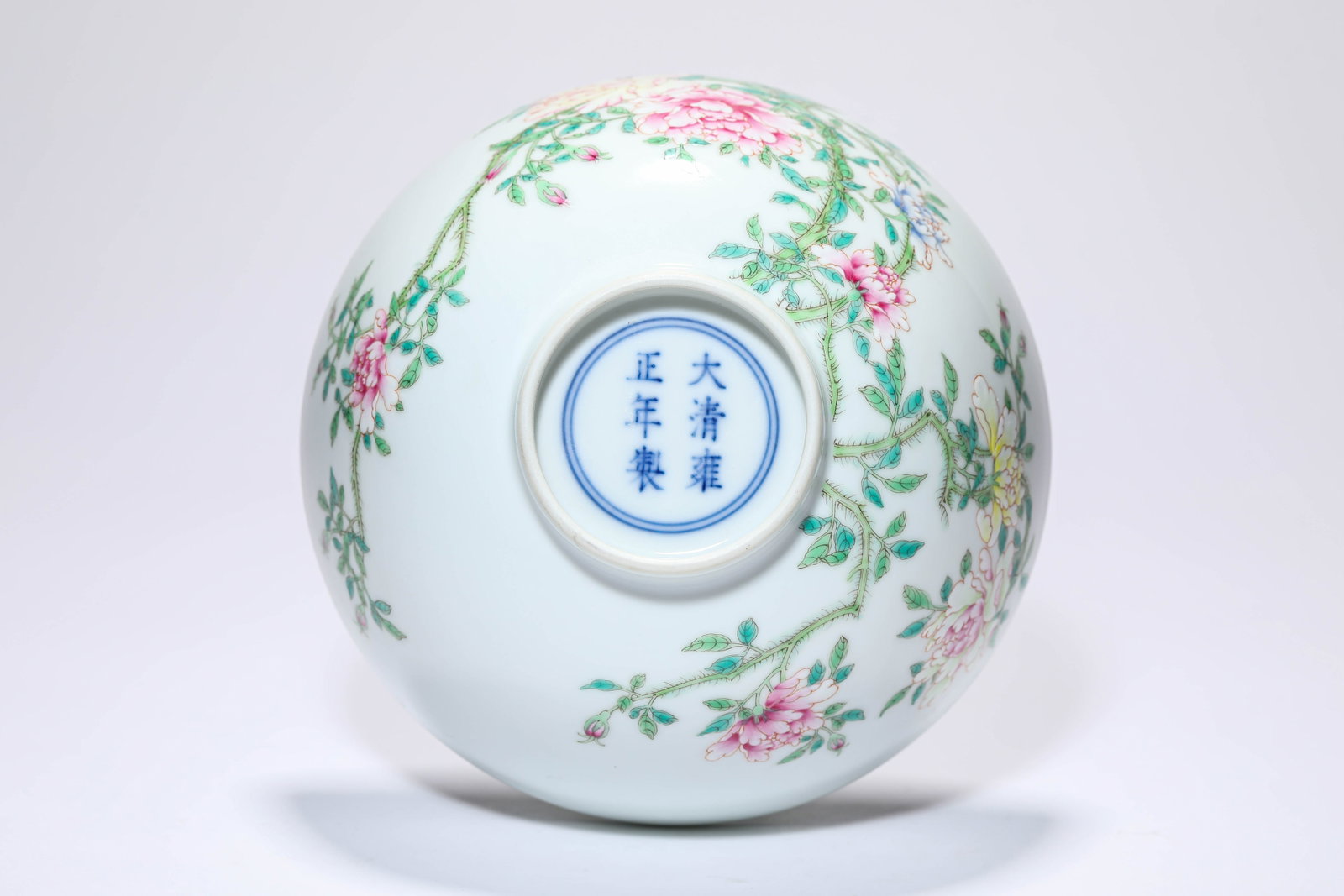 A FAMILLE-ROSE ‘BUTTERFLIES AND PEONY’ BOWL - 4