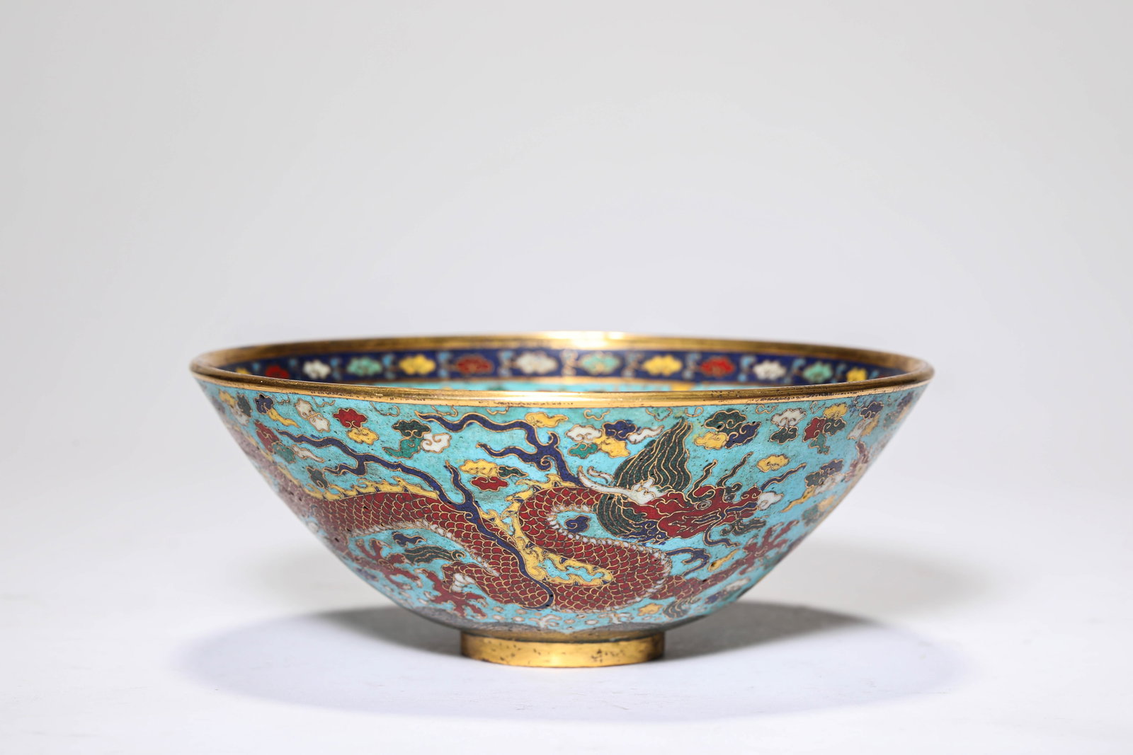 A CLOISONNé ENAMEL ‘EIGHT IMMORTALS AND DRAGON’ BOWL - 3