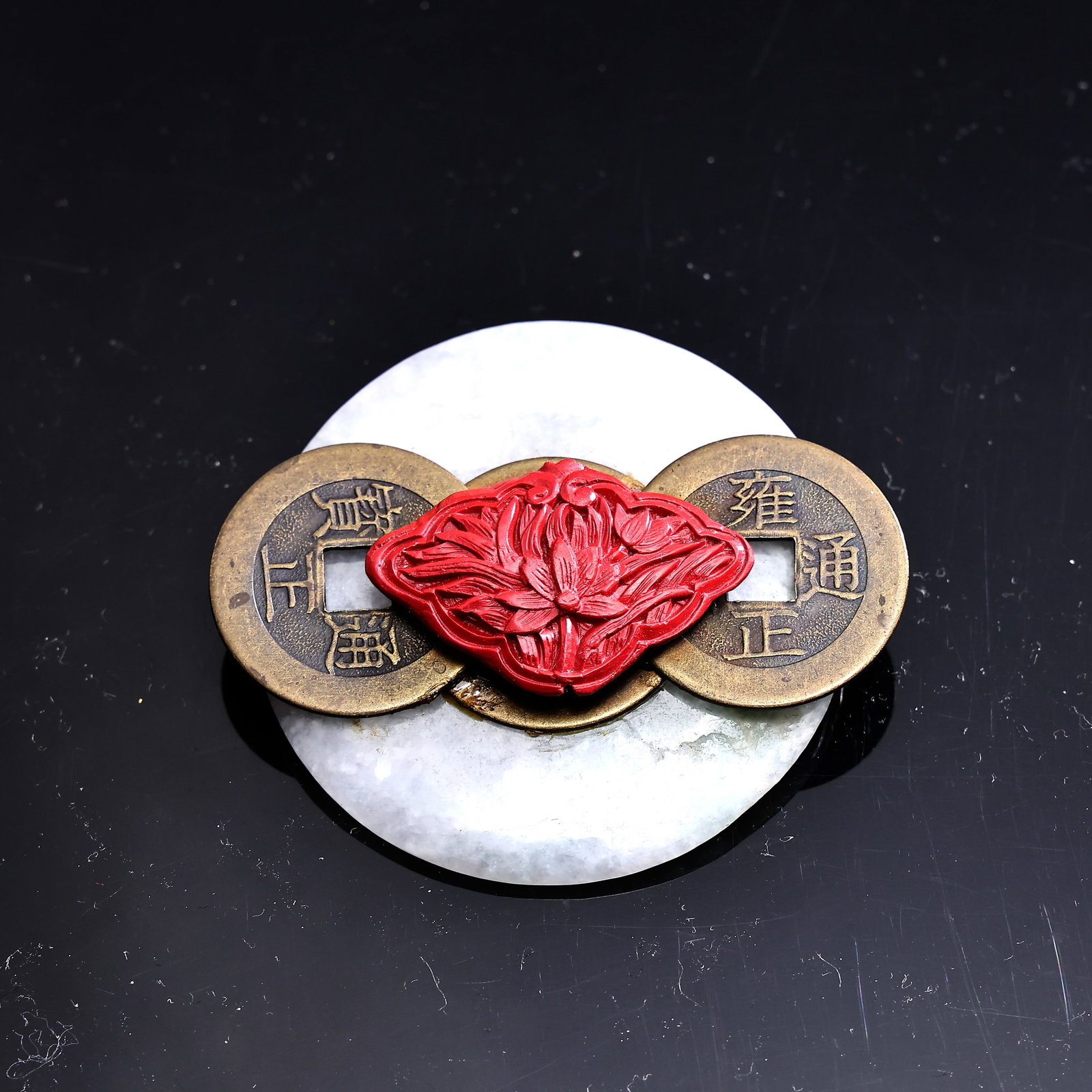 Collection Of Assorted Materials Elements Brooches - 4