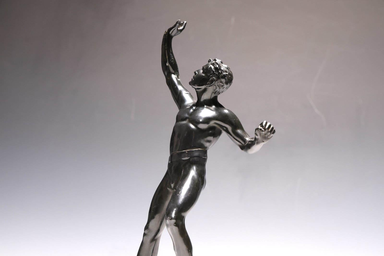 An Athletic Man Bronze Sculpture - 3