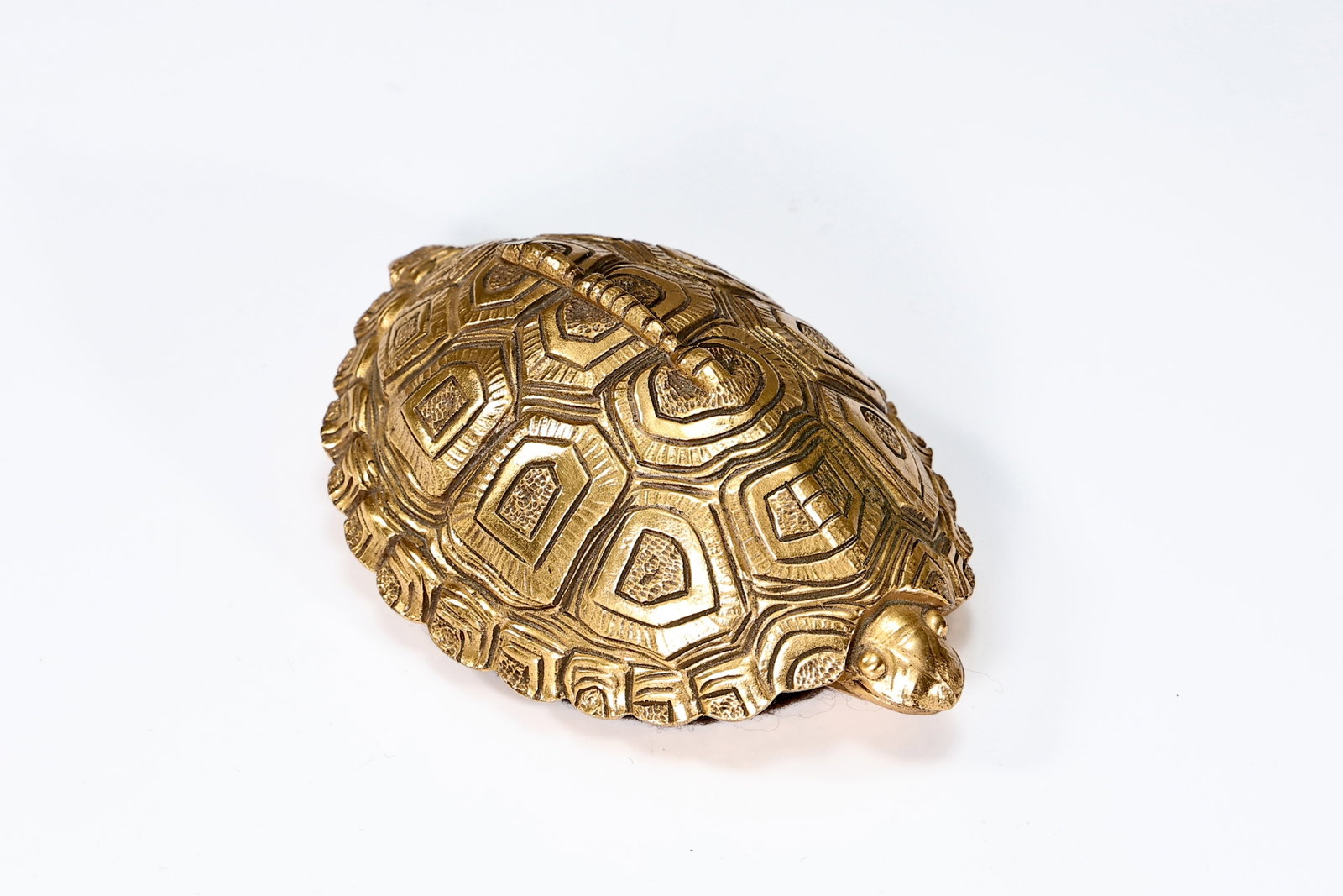 Metropolitan Museum Art Turtle Gilt Paperweight MMA 1994: Metropolitan Museum Art Turtle Gilt Paperweight MMA 1994 (10 x 6.5 x 3 cm)