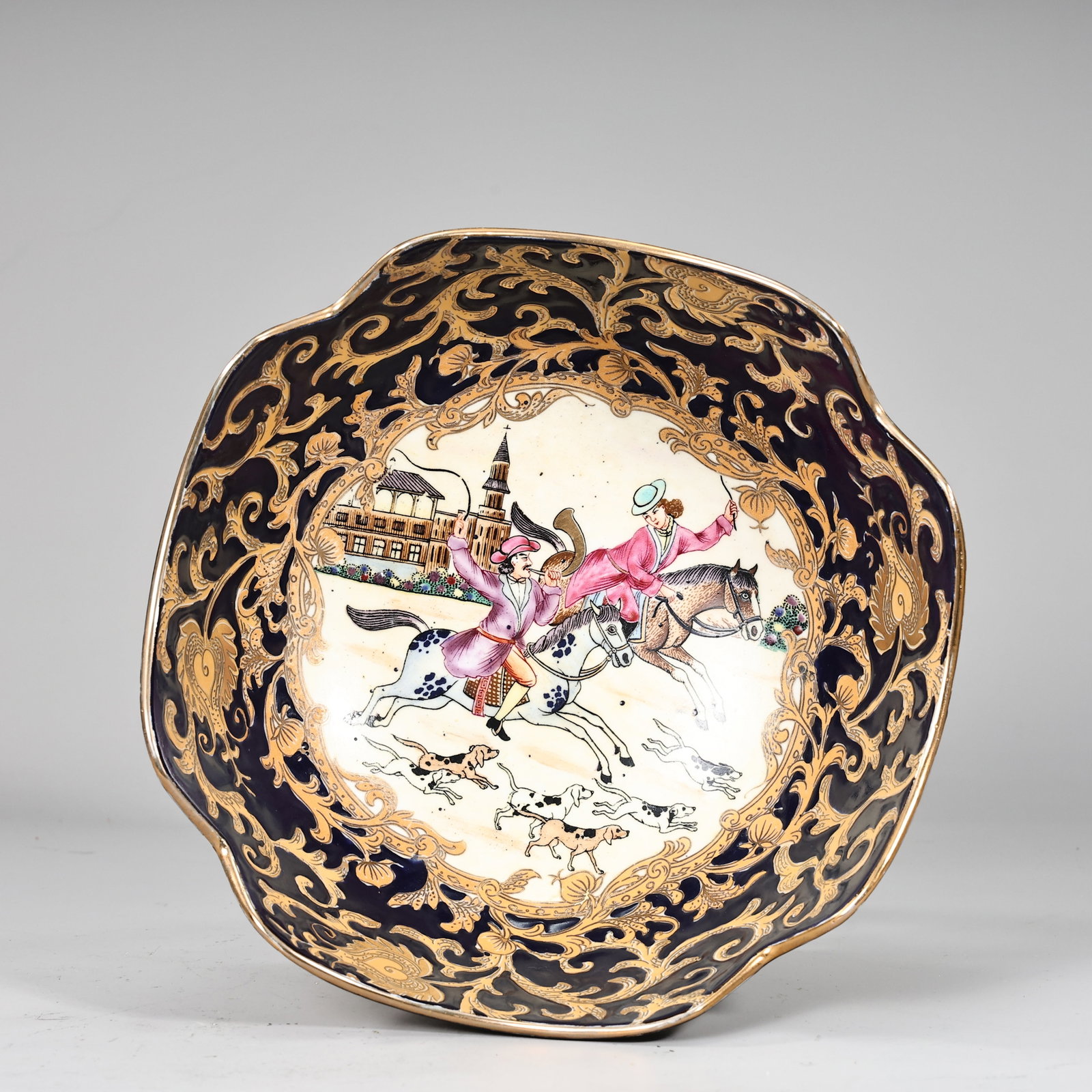 Chinese Export Famille Rose Gold Gilt Porcelain Bowl Hunting Scene (1 of 7)