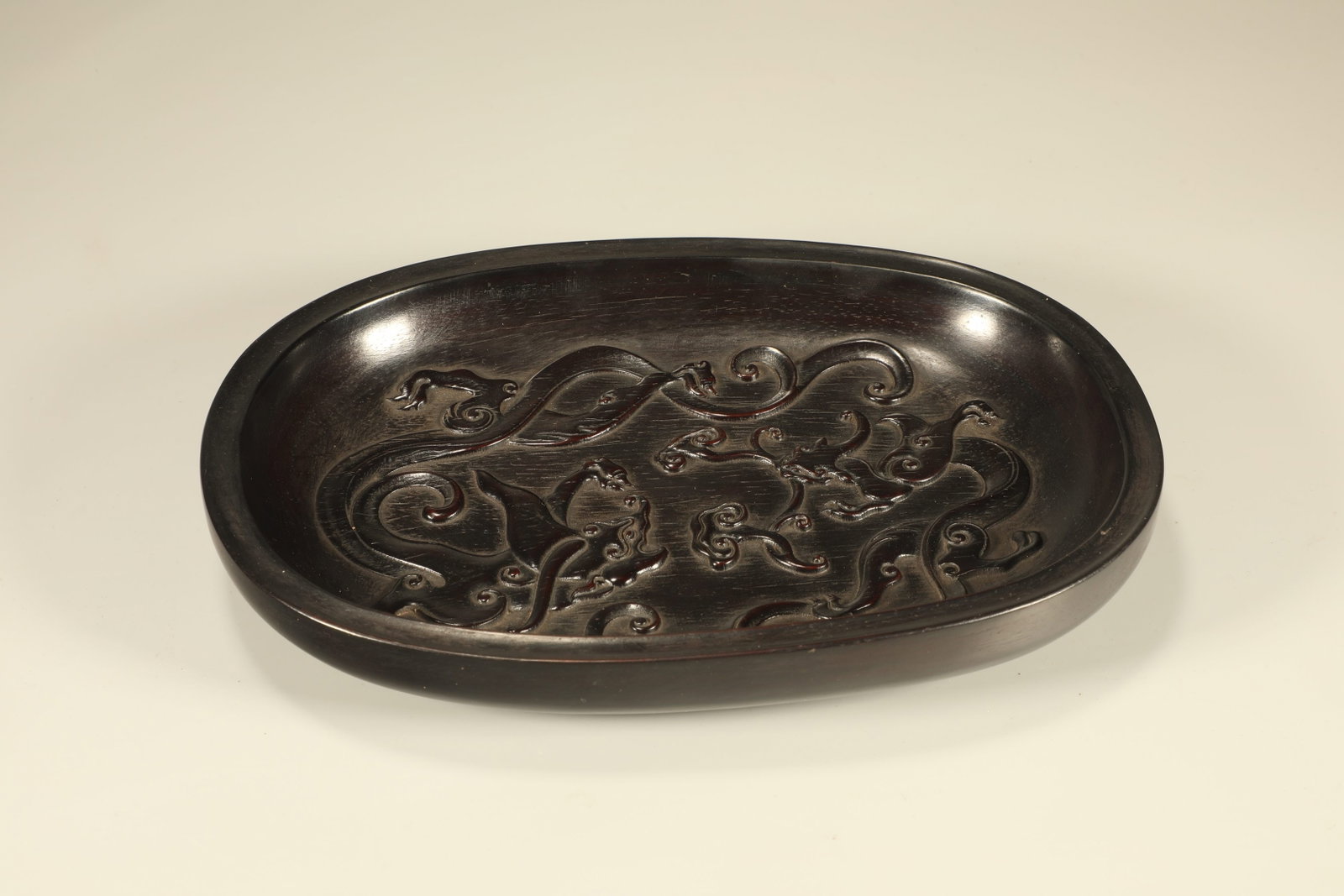 Red Sandalwood Carved Chi Dragon Pattern Washer: Red Sandalwood Carved Chi Dragon Pattern Washer (22 x 16 x 3.5cm)
