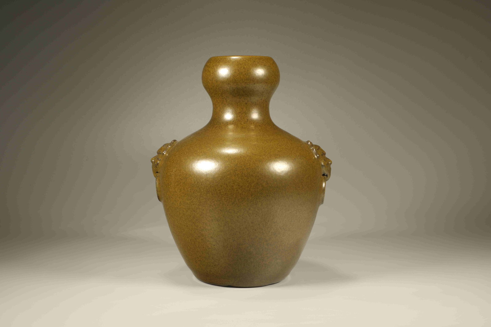 Tea Glazed Porcelain Double Lion Ears Porcelain Vase: Tea Glazed Porcelain Double Lion Ears Porcelain Vase (20 x 16cm)