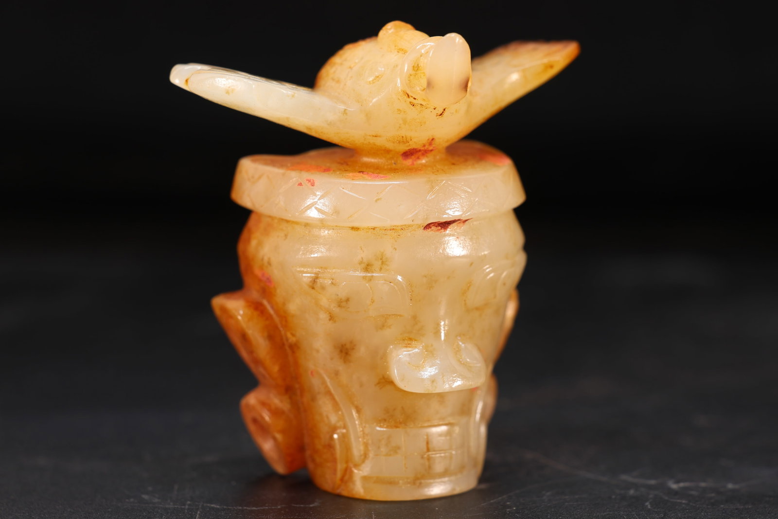 Jade Carved Beast Face Pattern Character Head and Bird Shape Ornament: Jade Carved Beast Face Pattern Character Head and Bird Shape Ornament (6 x 6 x 3.5cm)