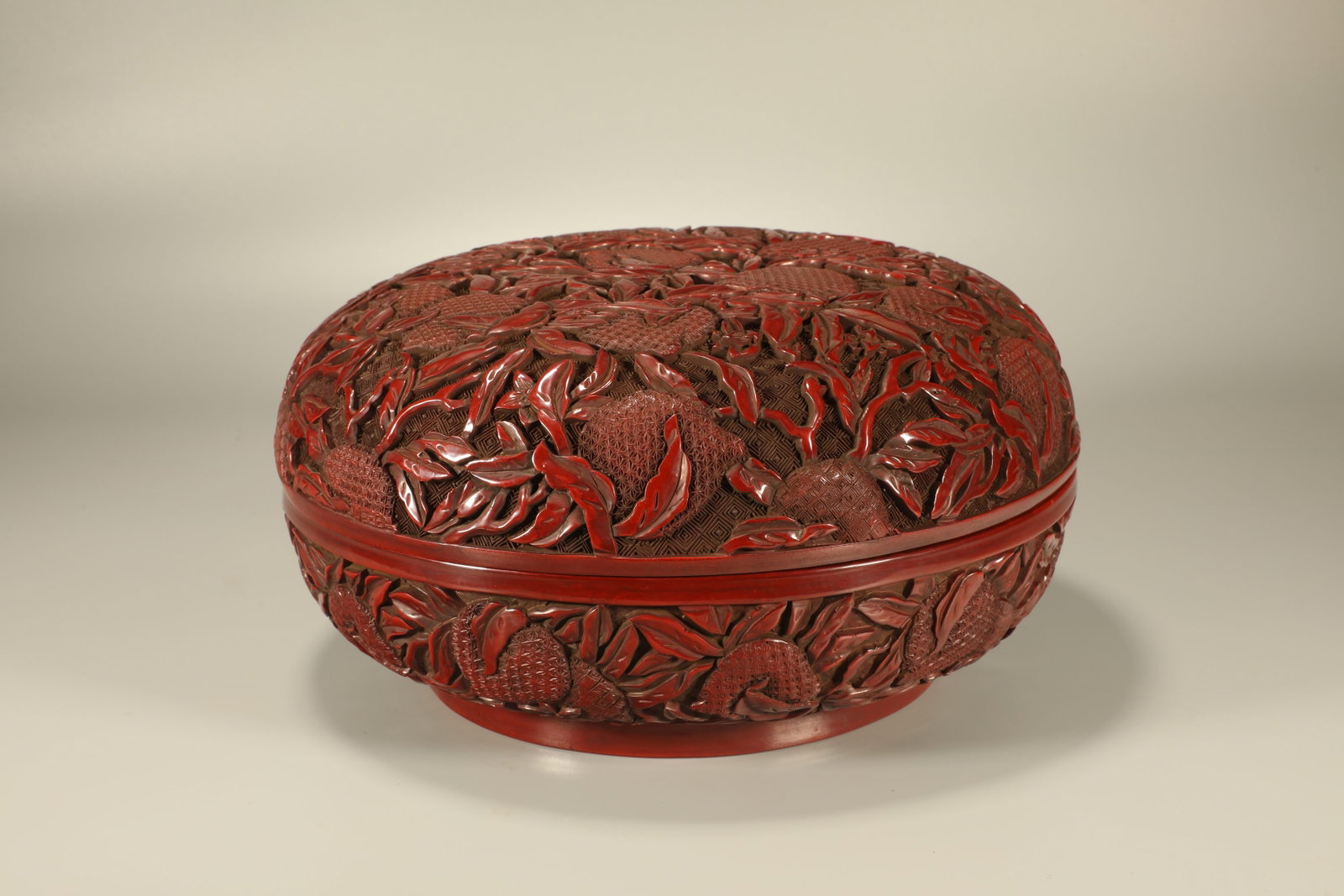 Lacquerware Red Carved Peach Pattern Lid Box - 2