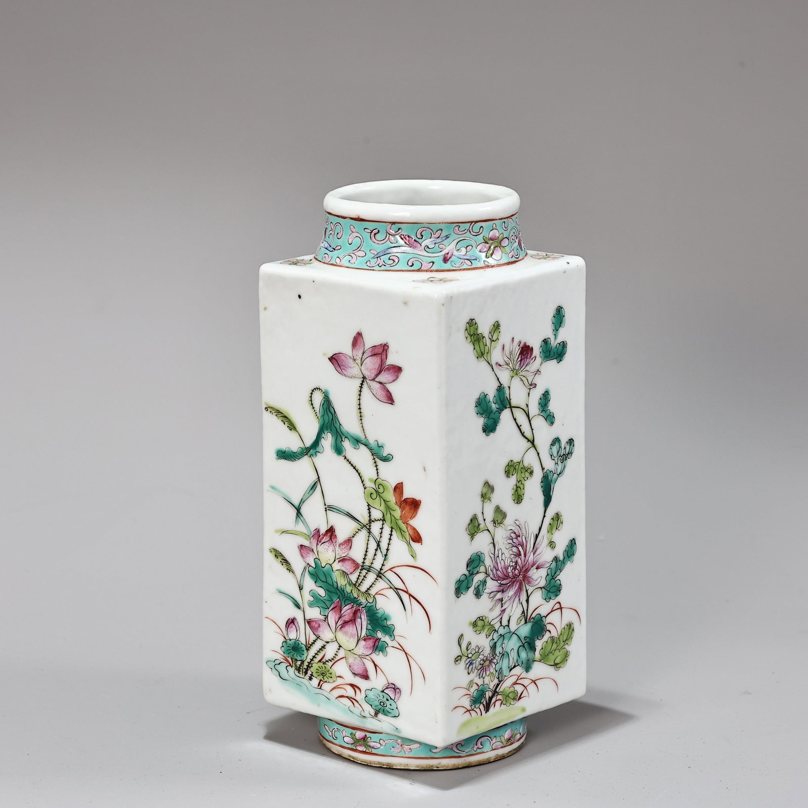 Chinese Famille Rose Four Flower Pattern Square Shape Porcelain Pot (1 of 7)