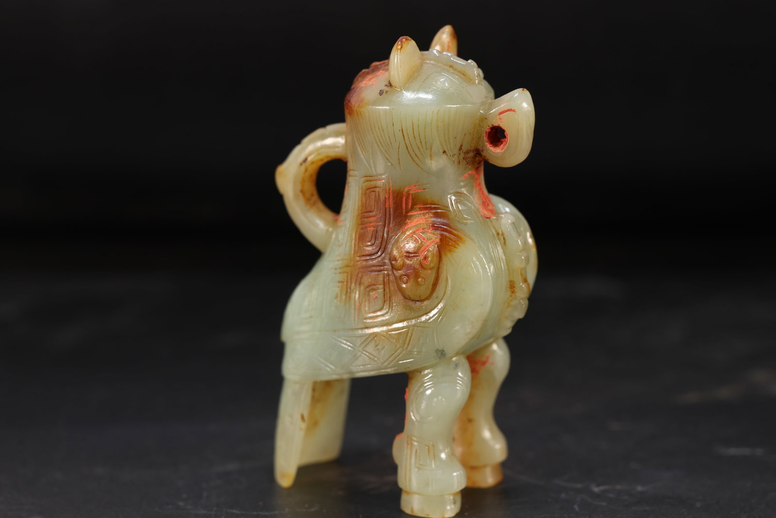Jade Carved Beast Face Pattern Bird Shape Zun: Jade Carved Beast Face Pattern Bird Shape Zun (8 x 4.5 x 3cm)