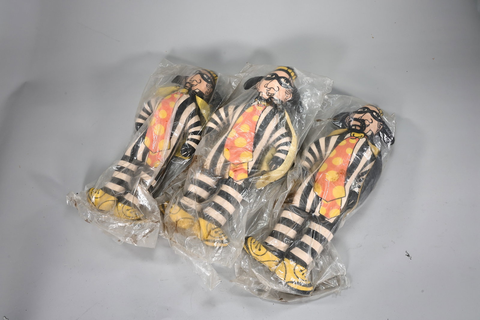 1970s McDonald's Hamburglar Doll Sealed Set Of 3: 1970s McDonald's Hamburglar Doll Sealed Set Of 3 (43 x 16 x 4.5 cm each)