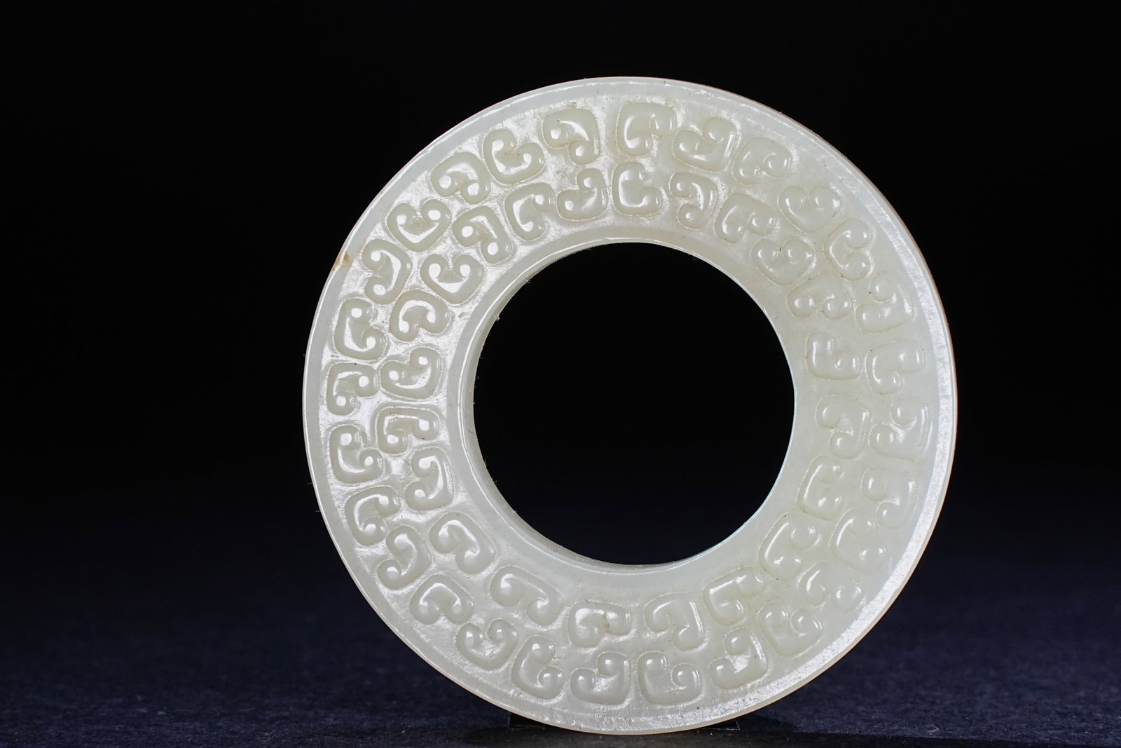 Jade Carved Cloud Pattern Ring: Jade Carved Cloud Pattern Ring (5 x 0.45cm)