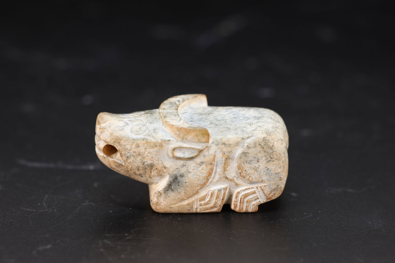 Jade Carved Beast Face Pattern Ox Shape Ornament: Jade Carved Beast Face Pattern Ox Shape Ornament (4 x 1.8 x 2cm)