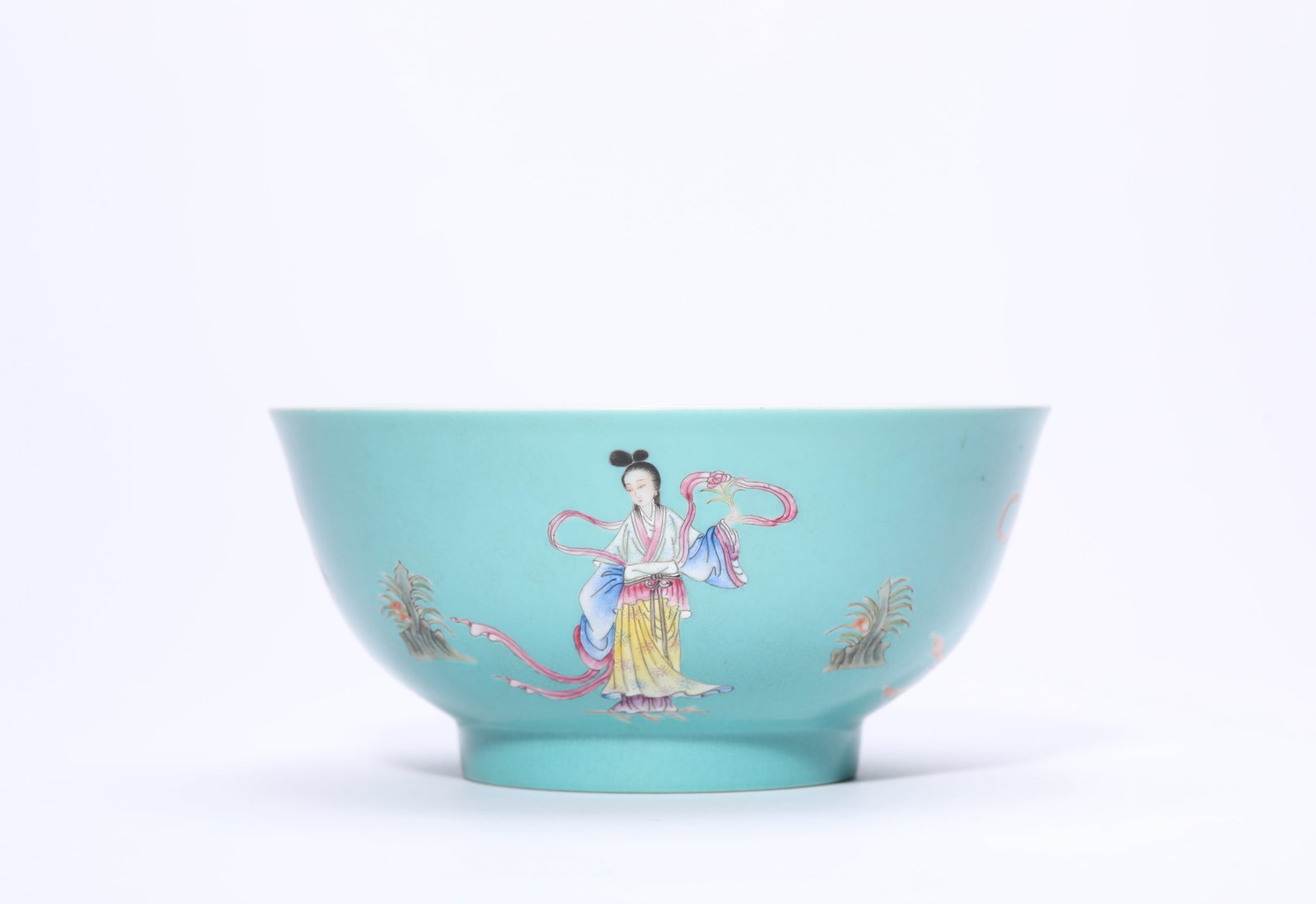 A Turquoise-Ground Famille-Rose ‘Ladies’ Bowl (1 of 5)