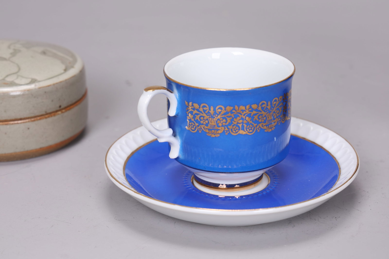 Three Table Items In different Materials - 3