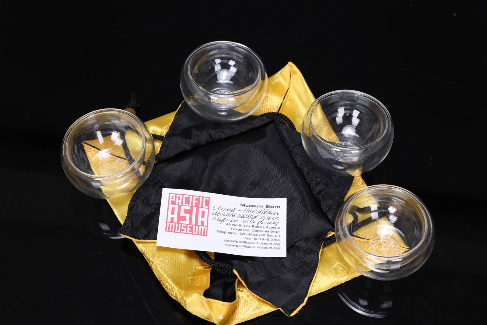 Set of 4 Double Walled Glass Cups With Silk Pouch: Set of 4 Double Walled Glass Cups With Silk Pouch (Cup: 6 x 4 cm each)