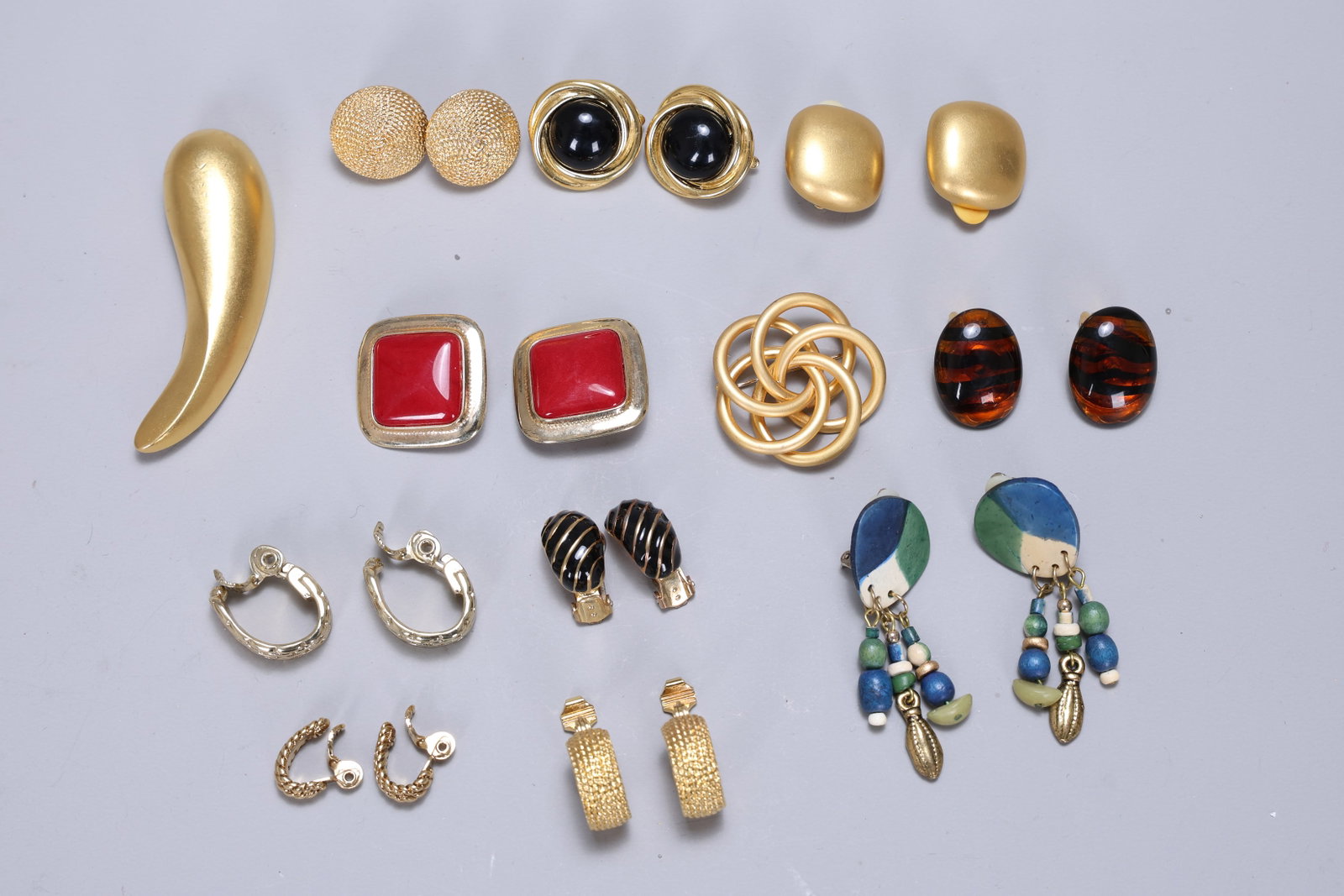 Group of Mid-Century Style Clip Earrings And Brooches (1 of 6)