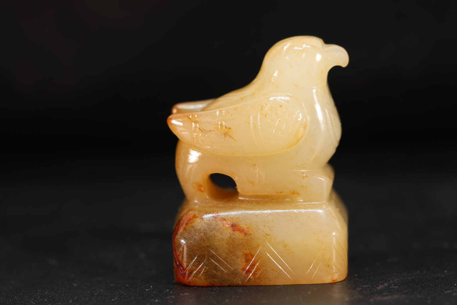 Jade Carved Bird Shape Stone Seal: Jade Carved Bird Shape Stone Seal (4 x 3 x 2.5cm)