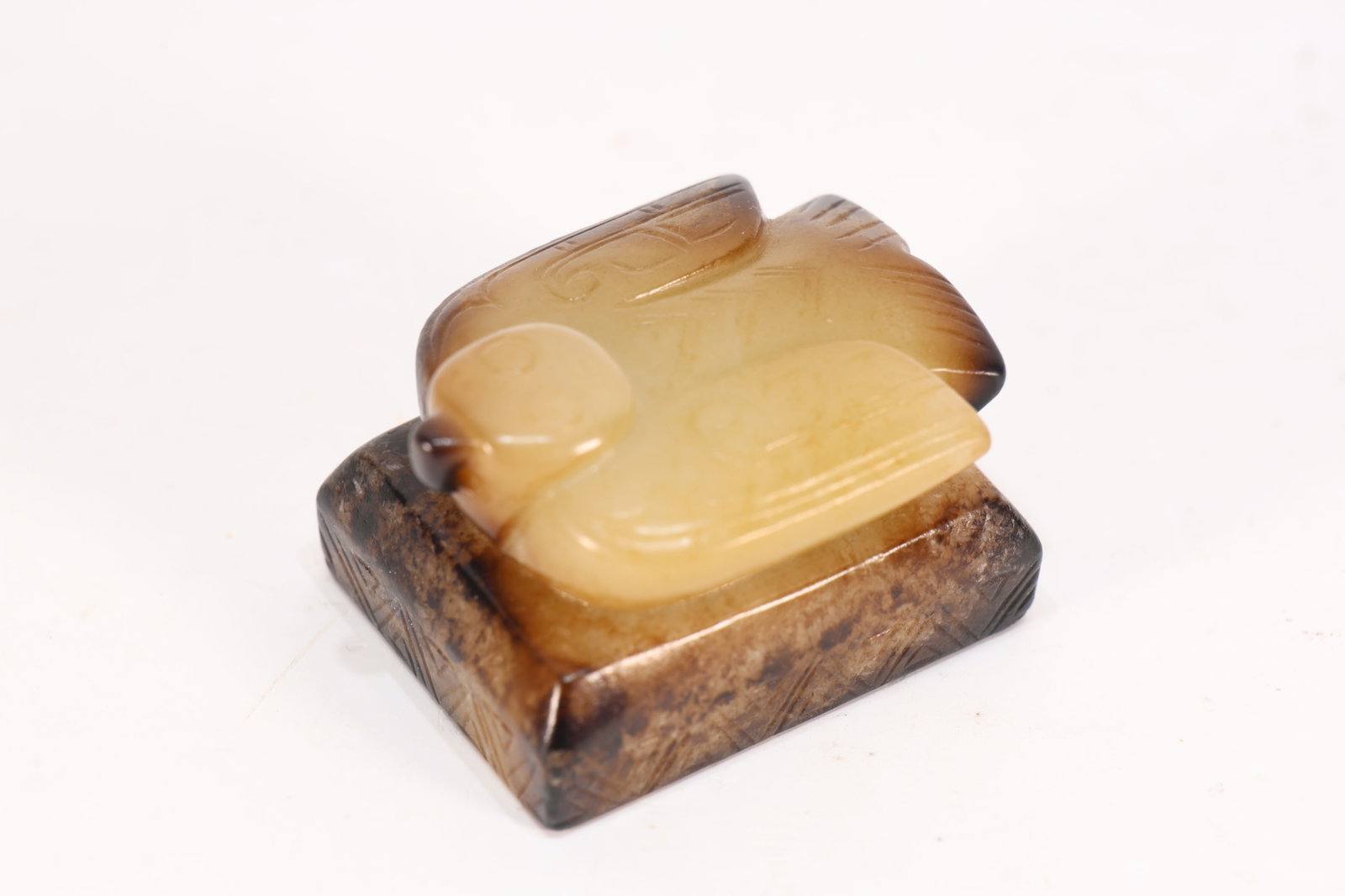 Jade Carved Bird Shape Stone Seal: Jade Carved Bird Shape Stone Seal (4 x 3.2 x 2.7cm)