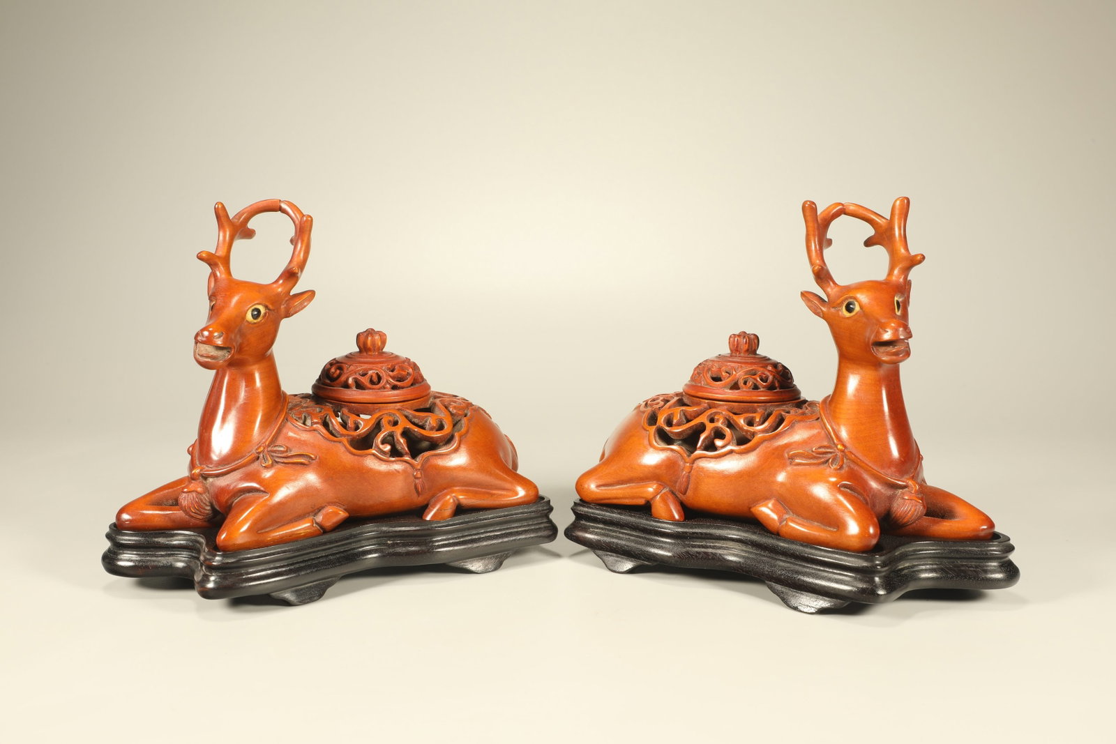 Pair of Boxwood Carved Deer Shape Incense Burner (1 of 6)