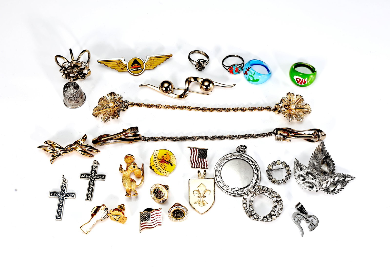 Group Mixed Costume jewelry, Pins, Rings, Pendants, Tie Accessories (1 of 6)