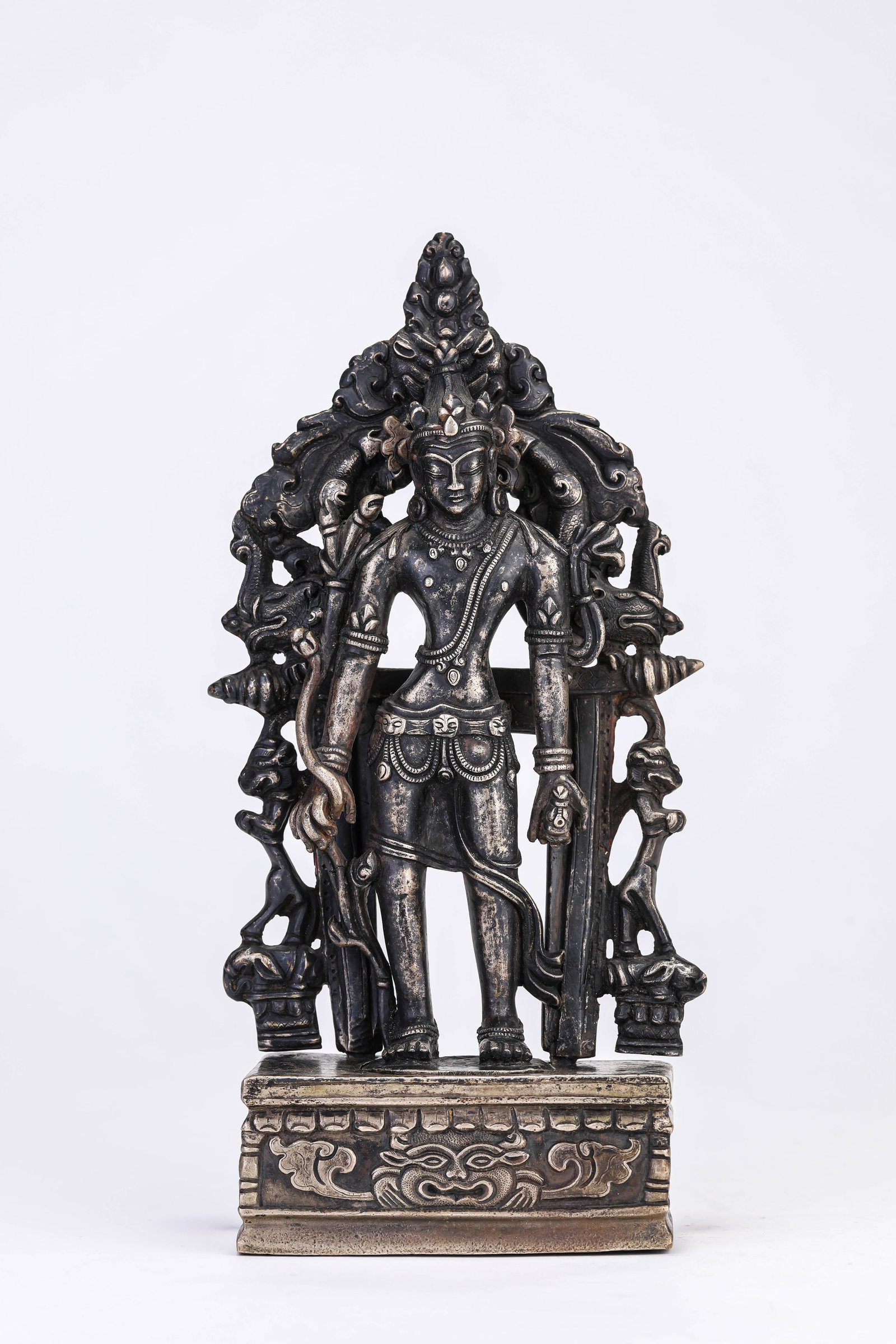 AN ALLOY BRONZE AND SILVER-INLAID FIGURE OF PADMAPANI: AN ALLOY BRONZE AND SILVER-INLAID FIGURE OF PADMAPANI AN ALLOY BRONZE AND SILVER-INLAID FIGURE OF PADMAPANI Dimensions: Weight: 2048 g. Length: 12.5 cm x Width: 5.3 cm x Height: 25 cm. All measurement