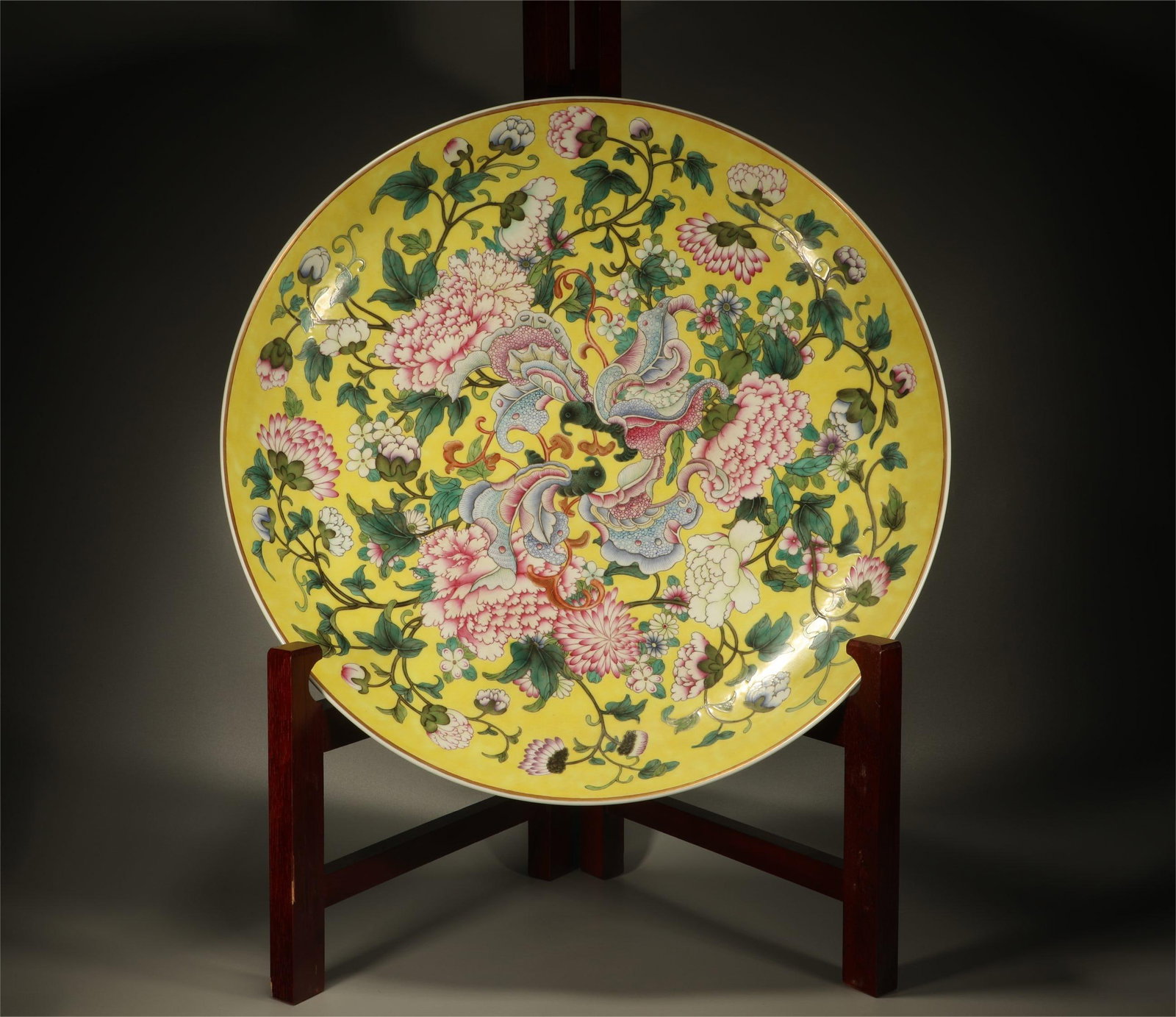 Famille Rose Flower Pattern Porcelain Plate (1 of 9)