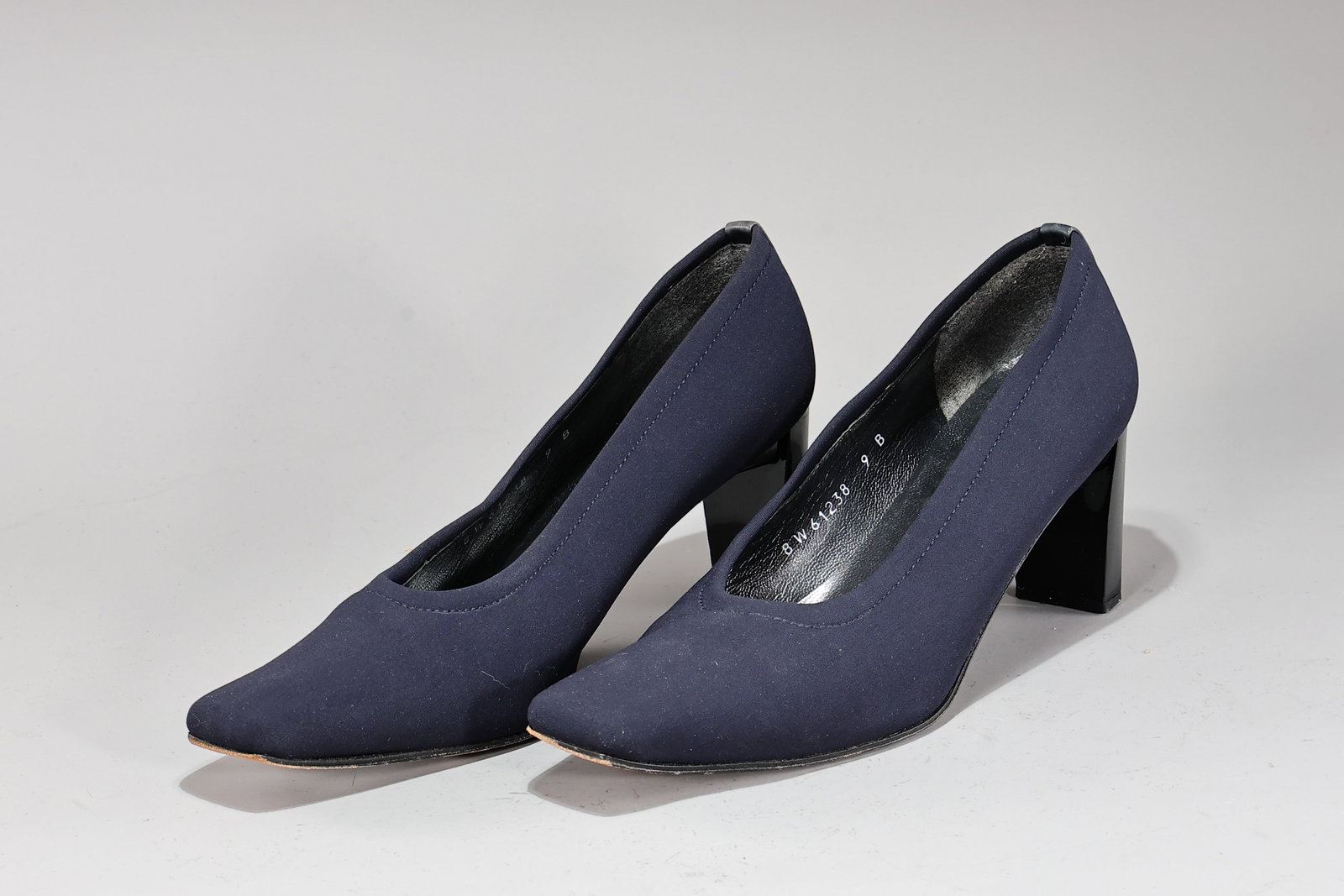 Stuart Weitzman Navy Blue Stretch Fabric Heel Pumps Size 9B (1 of 7)