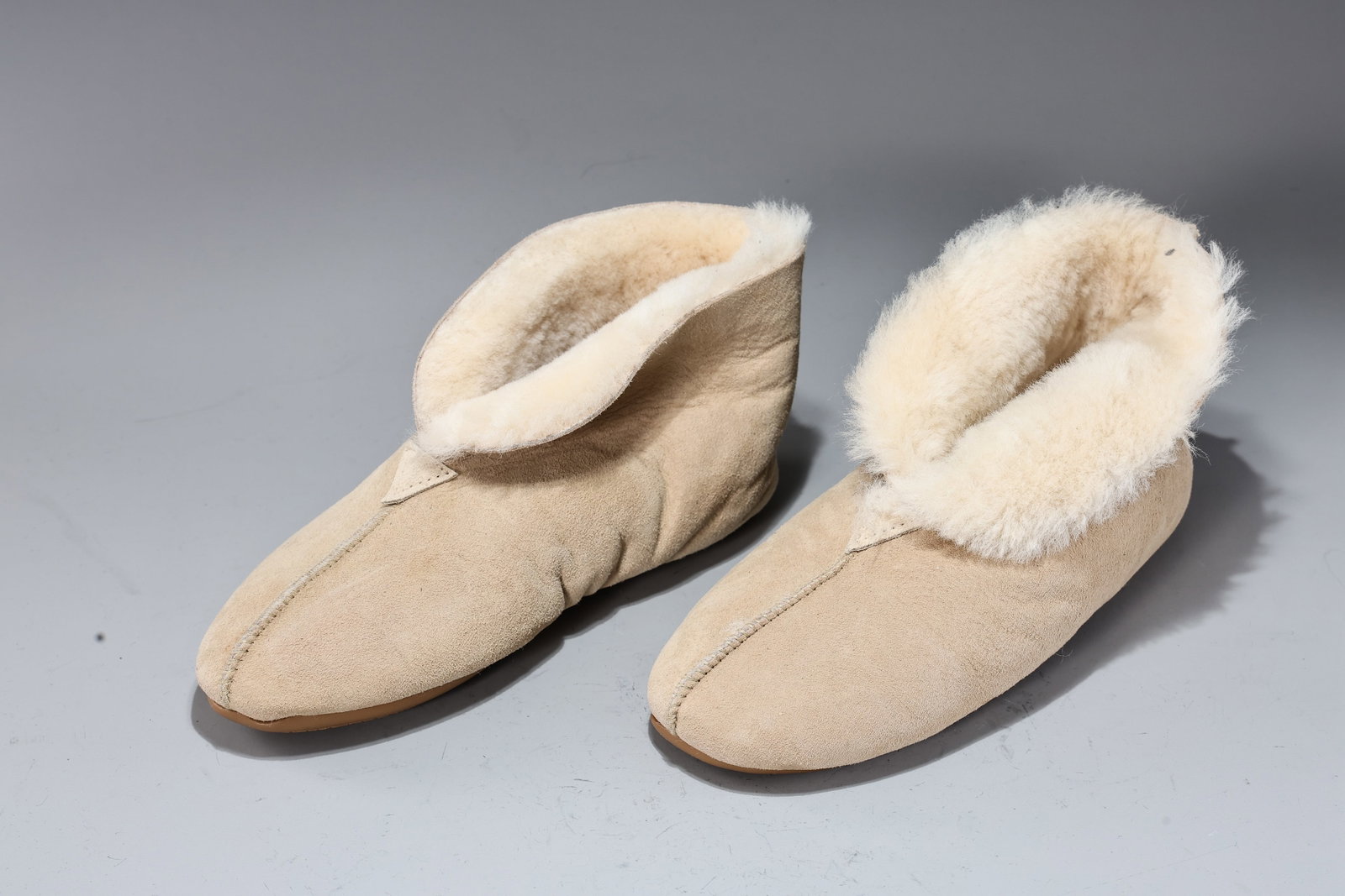 UGG Australia Women Sheepskin Bootie Slippers Size WB (1 of 7)