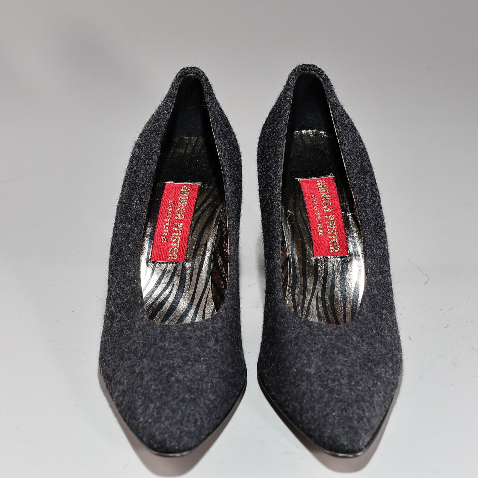 Andrea Pfister Couture Gray Wool Pointed Toe Pumps Size 40: Andrea Pfister Couture Gray Wool Pointed Toe Pumps Size 40 (Size 40)