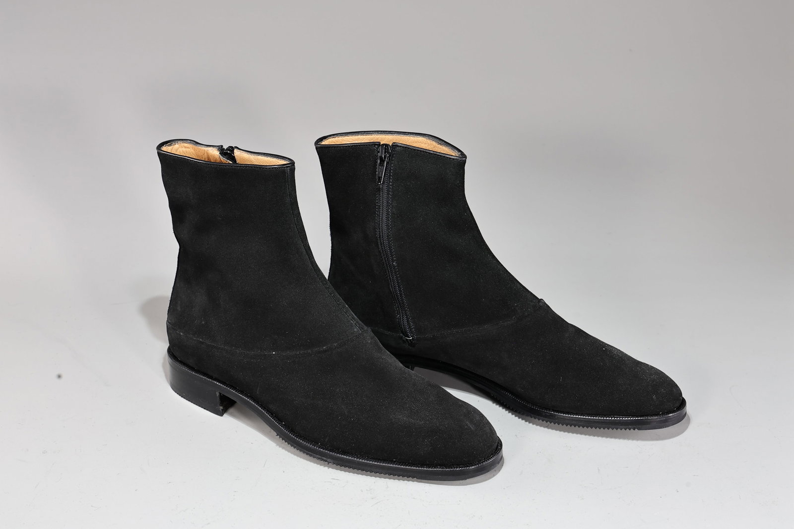 Gravati Black Suede Ankle Boots Size 9.5 (1 of 8)
