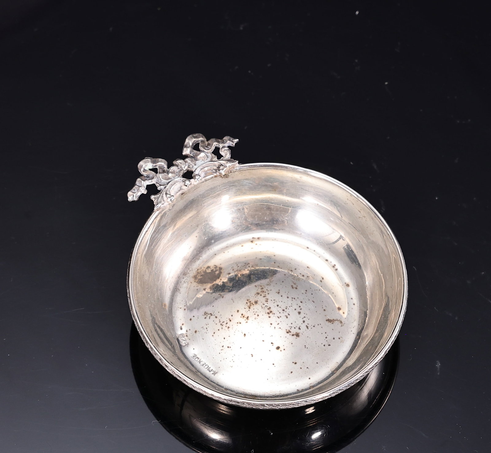 Sterling Silver Wine Taster Small Tray: Sterling Silver Wine Taster Small Tray (7 x 6 x 1 cm, Weight:18.2 grams)