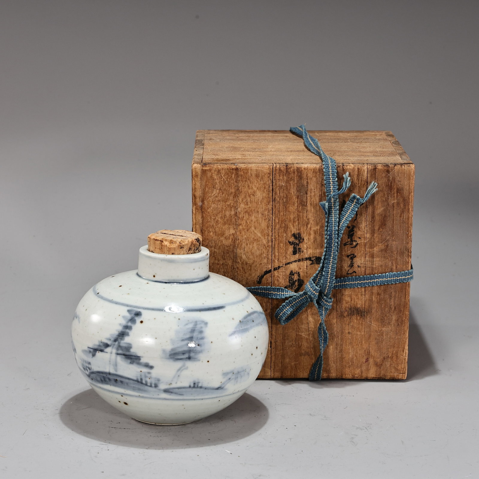 Japanese Blue & White Porcelain Flask In Wooden Box (1 of 7)