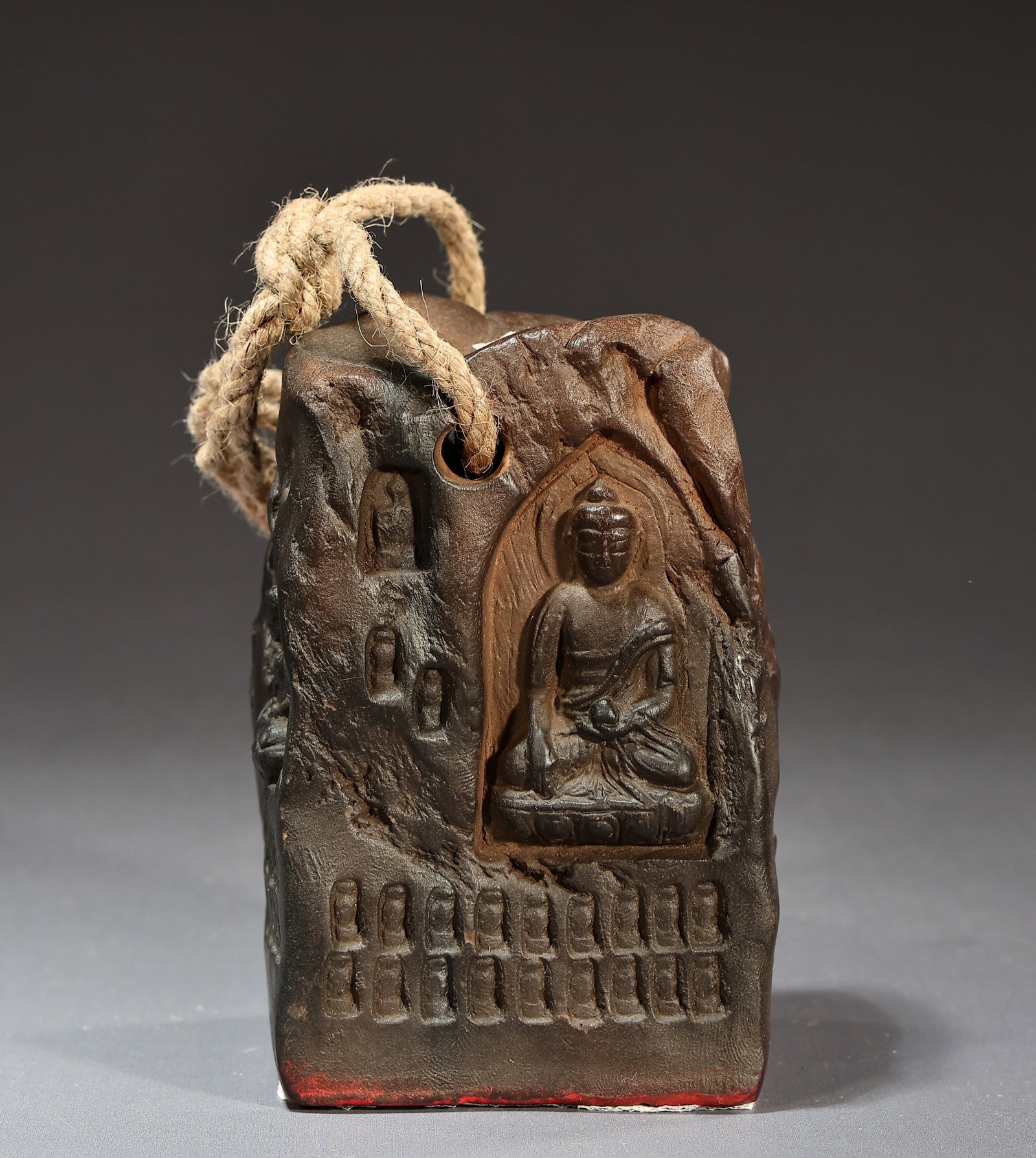 Buddhist Carving Handicraft Pottery Seal: Buddhist Carving Handicraft Pottery Seal (10 x 6 x 6 cm)