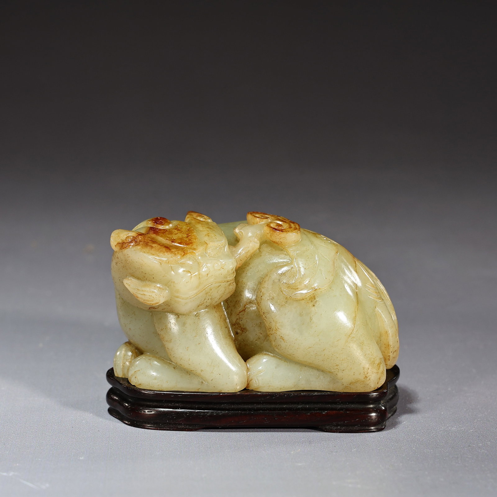 Chinese Jade Carved Beast Sitting - 3