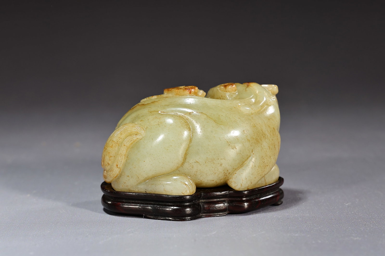 Chinese Jade Carved Beast Sitting - 4