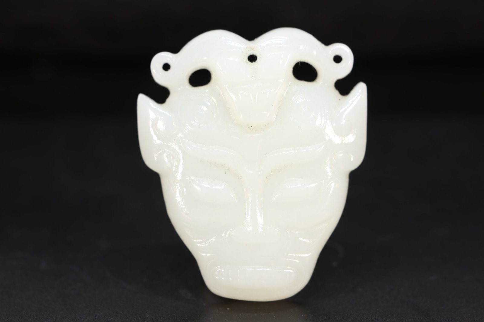 Jade Carved Beast Face Pattern Bi: Jade Carved Beast Face Pattern Bi (4 x 4.8 x 1cm)
