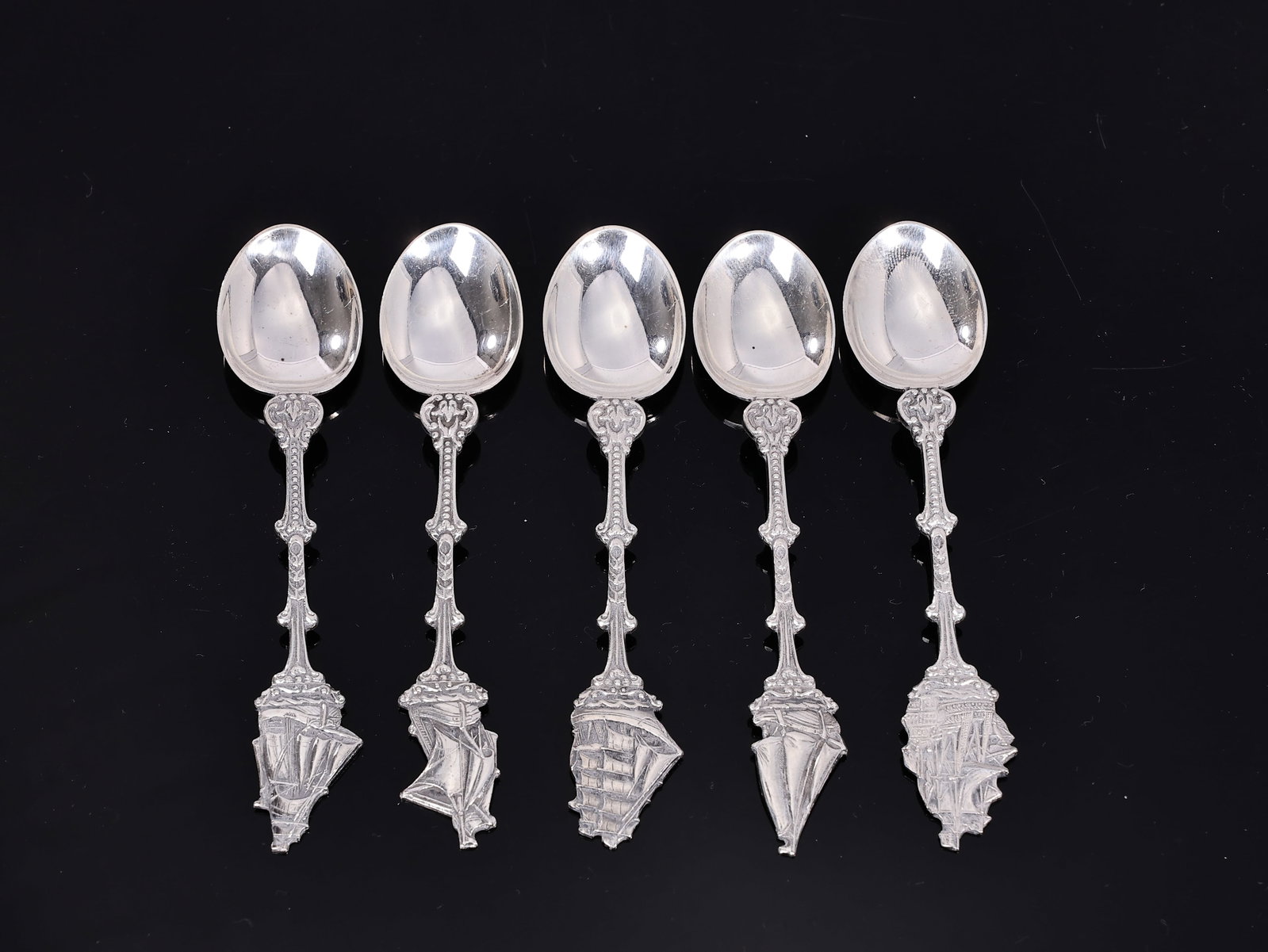 5 Holland America Line Souvenir Silver Plate Spoons: 5 Holland America Line Souvenir Silver Plate Spoons (11 x 2.2 x 0.8 cm each)