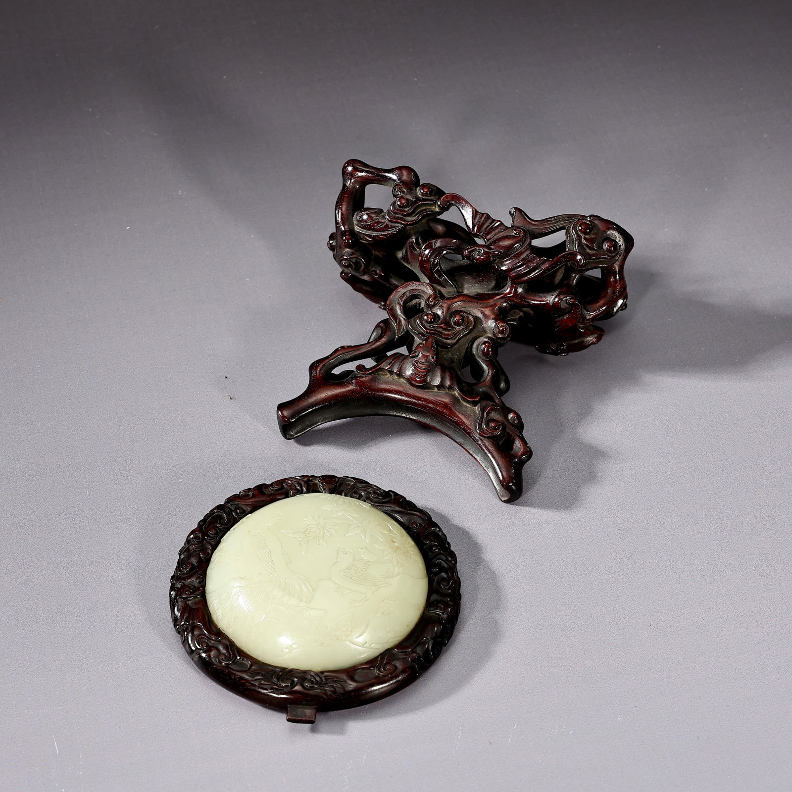 Chinese White Round Jade Table Screen - 4