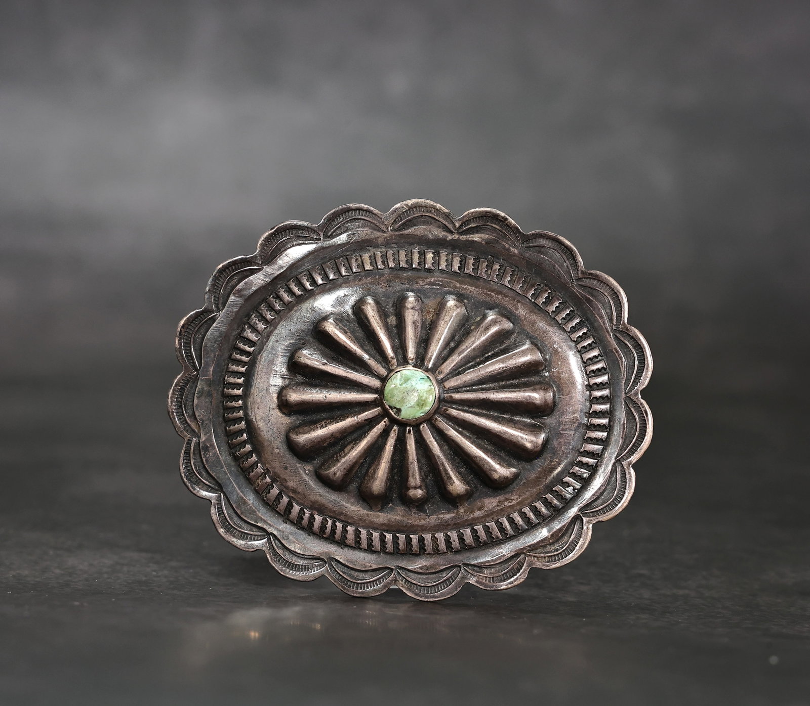 Navajo Oval Shape with Turquoise Sterling Silver Belt Buckle: Navajo Oval Shape with Turquoise Sterling Silver Belt Buckle (7.5 x 8 x 1.5 cm, Weight: 38.2 grams)