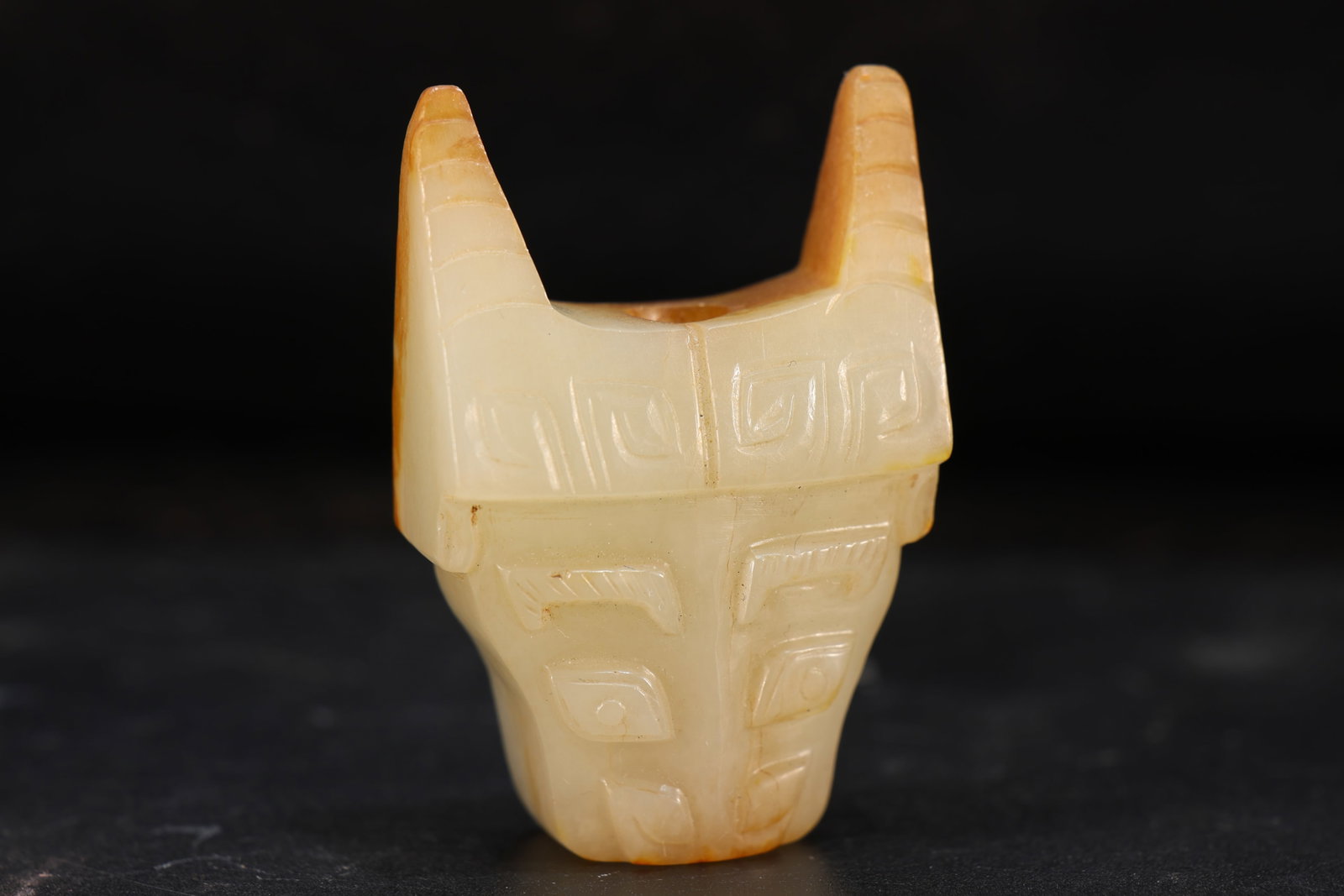 Jade Carved Beast Face Pattern Ox Head Shape Ornament: Jade Carved Beast Face Pattern Ox Head Shape Ornament (3.5 x 5.5 x 1.5cm)