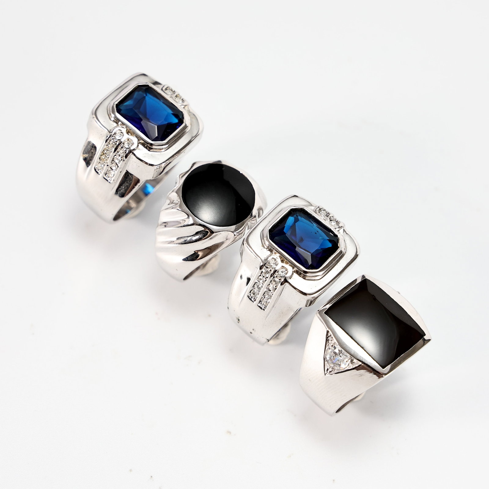4 Men's Silver Tone Blue & Black Simulated Stone Costume Rings (1 of 5)