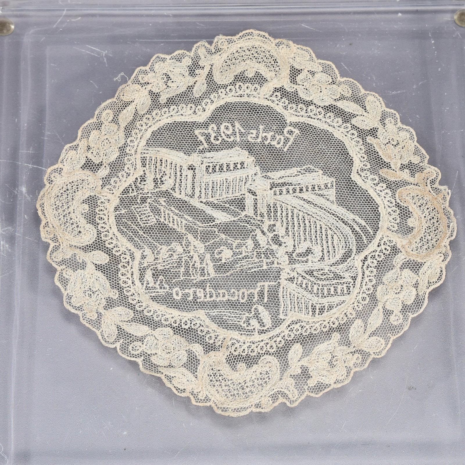 Vintage Handmade Doily Silk 1937 Paris Exposition Palais du Trocad?ro With Case (1 of 6)