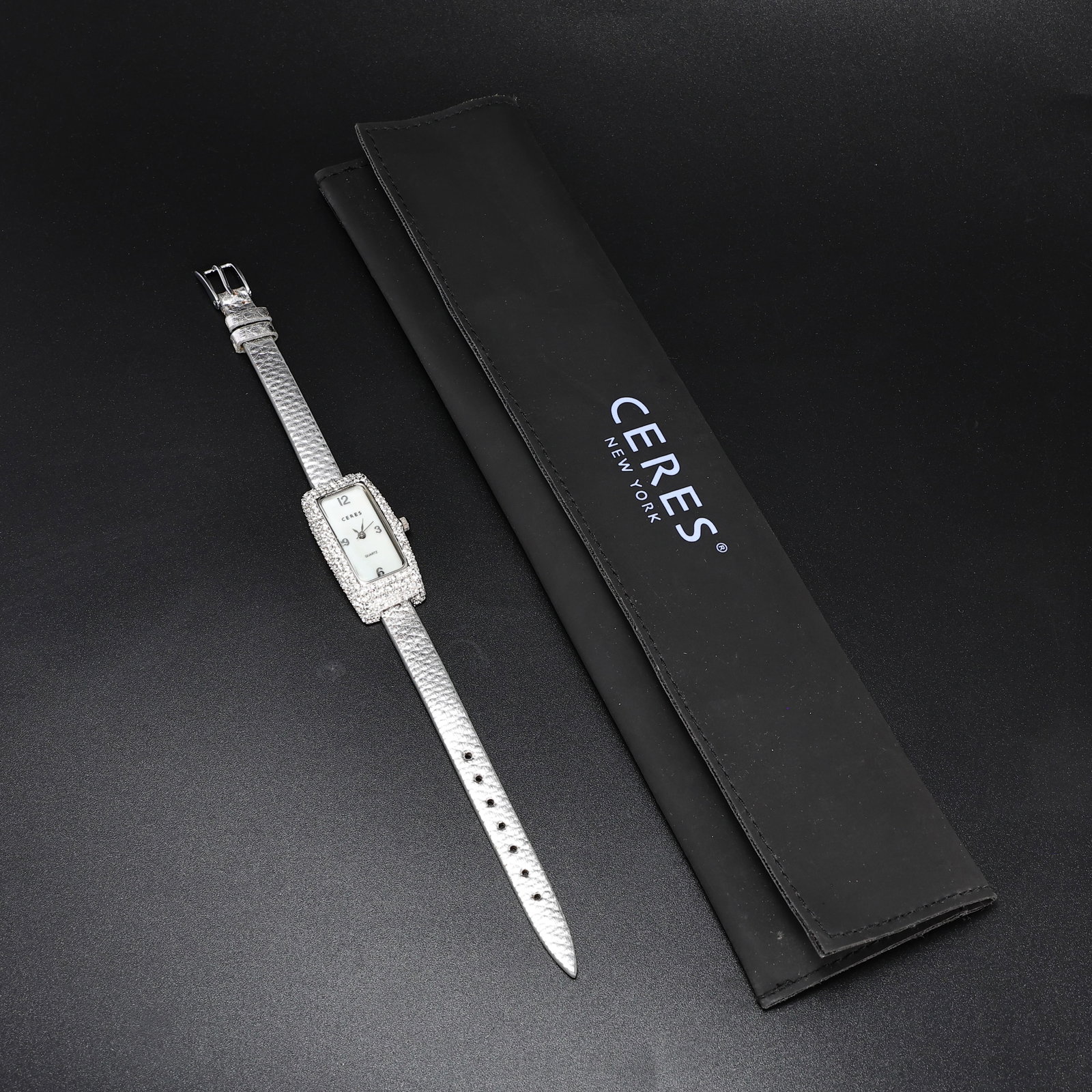 CERES New York Ladies Quartz Crystal Bezel Wristwatch w/ Original Pouch: CERES New York Ladies Quartz Crystal Bezel Wristwatch w/ Original Pouch (Watch: 4 x 2 cm, Belt: 21 cm)